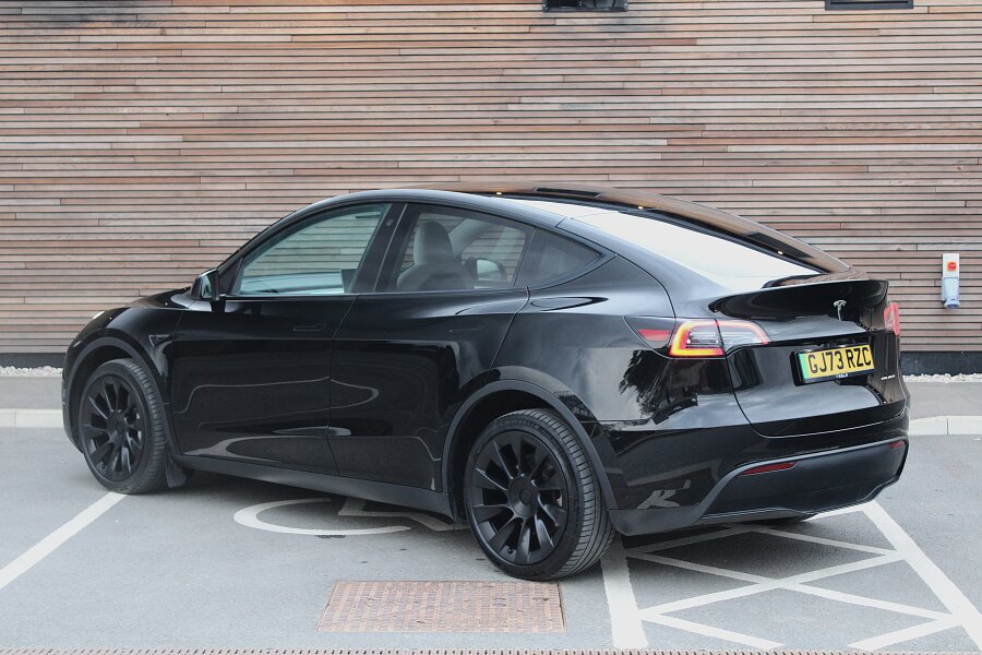 Vehicle photo 7