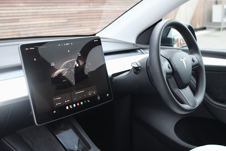 Vehicle photo 11
