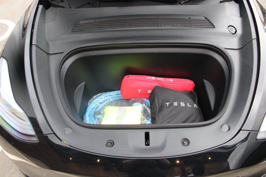 Vehicle photo 17