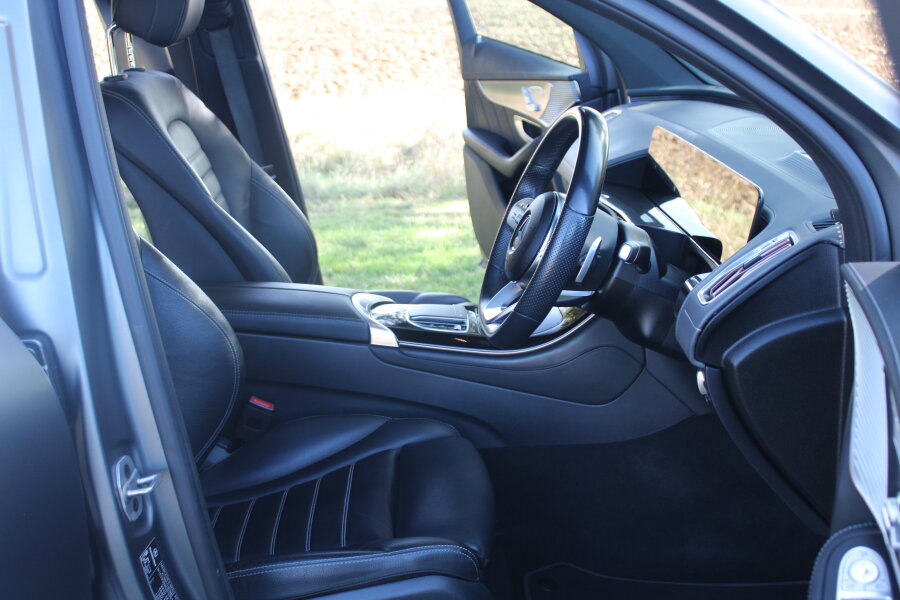 Vehicle photo 15