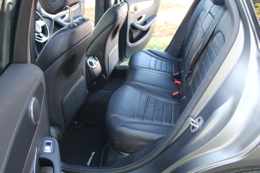 Vehicle photo 12