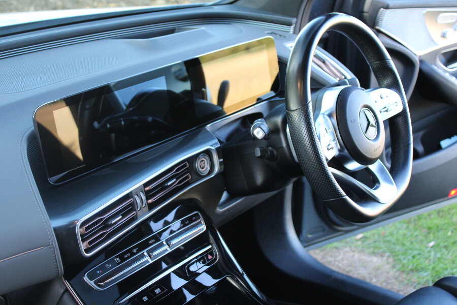 Vehicle photo 10