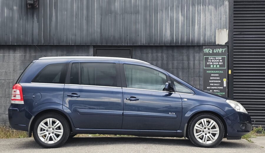 2010 Vauxhall Zafira photo 3