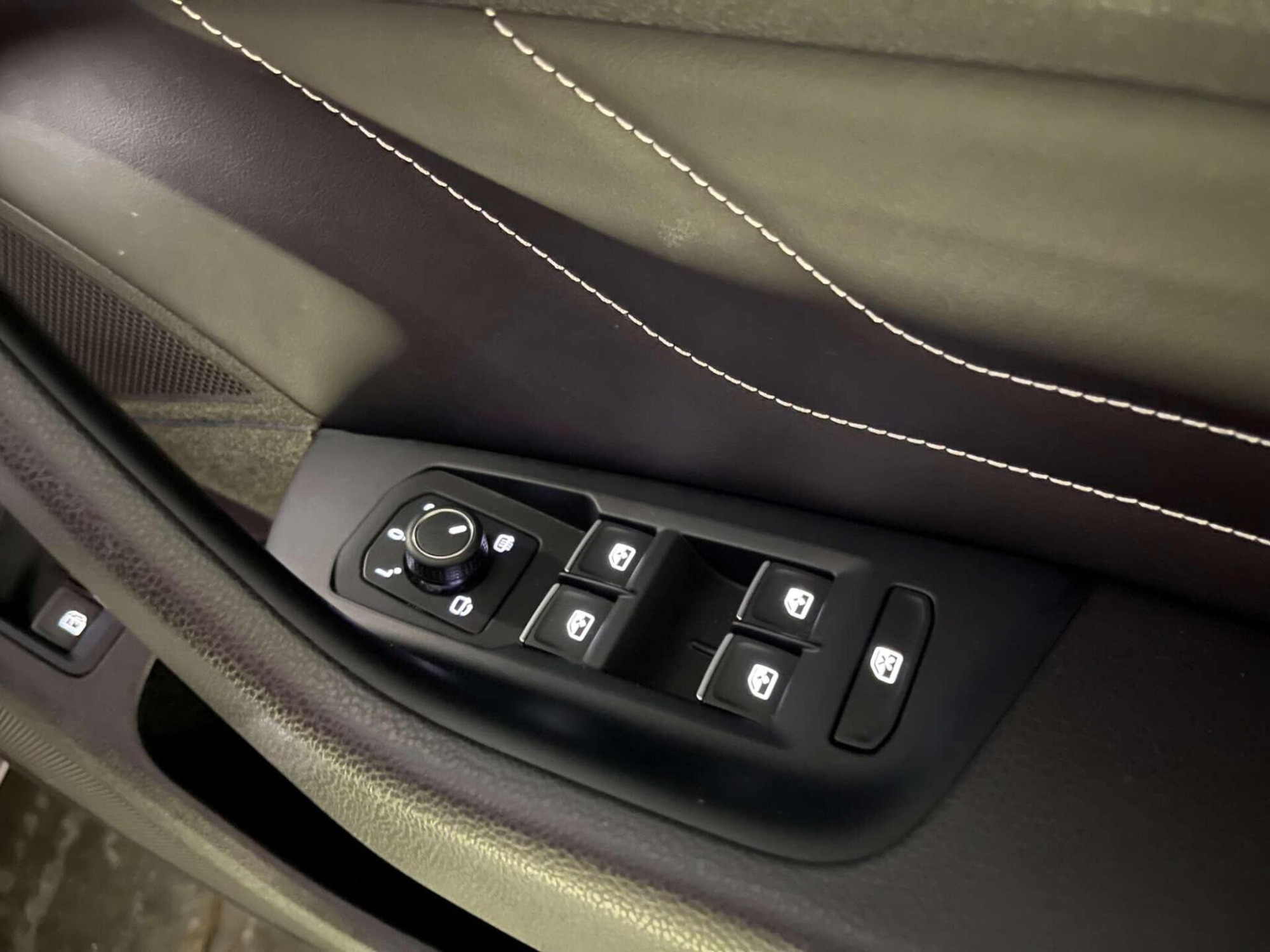 2022 Volkswagen ARTEON image 14