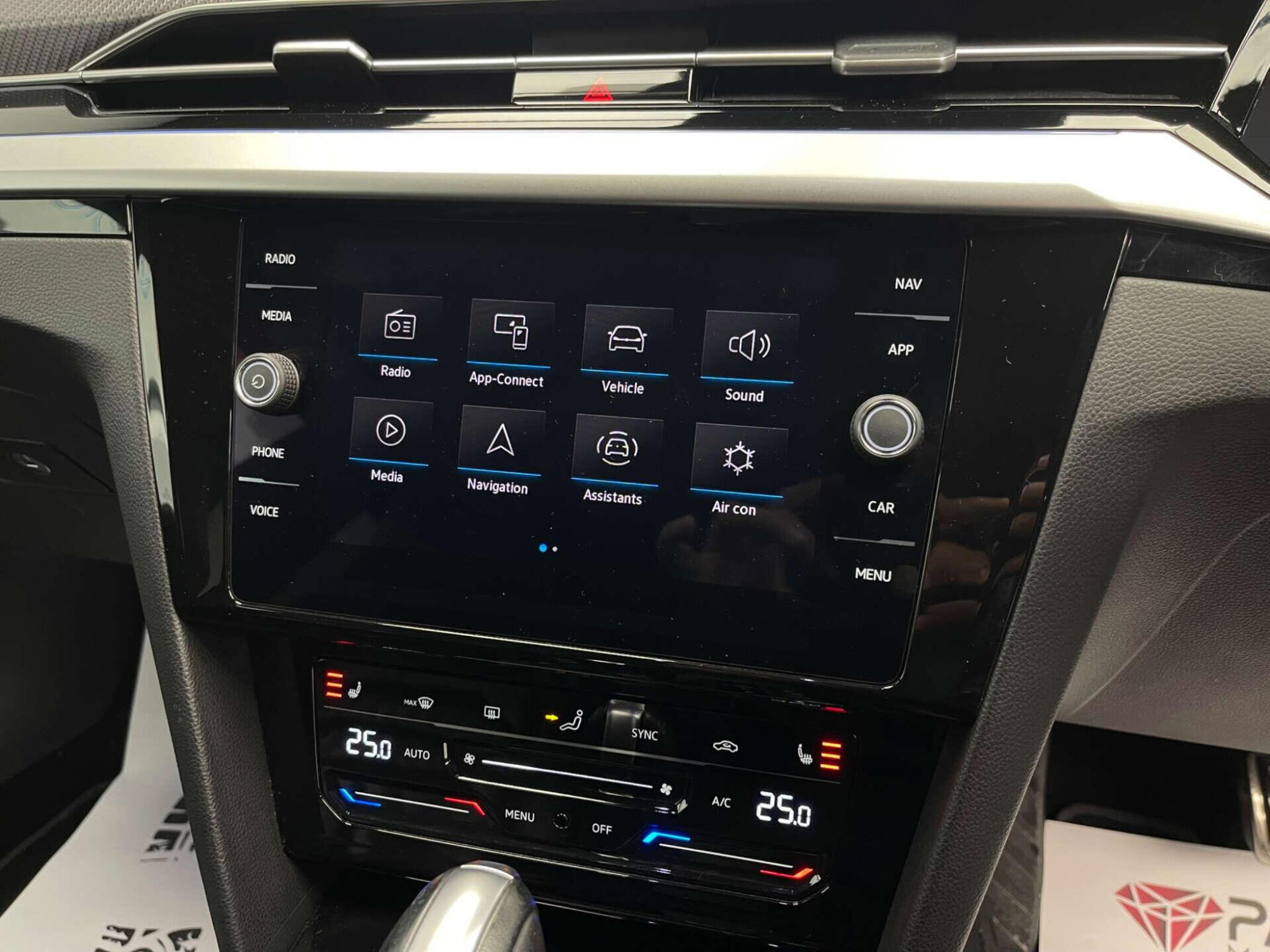 2023 Volkswagen ARTEON image 24