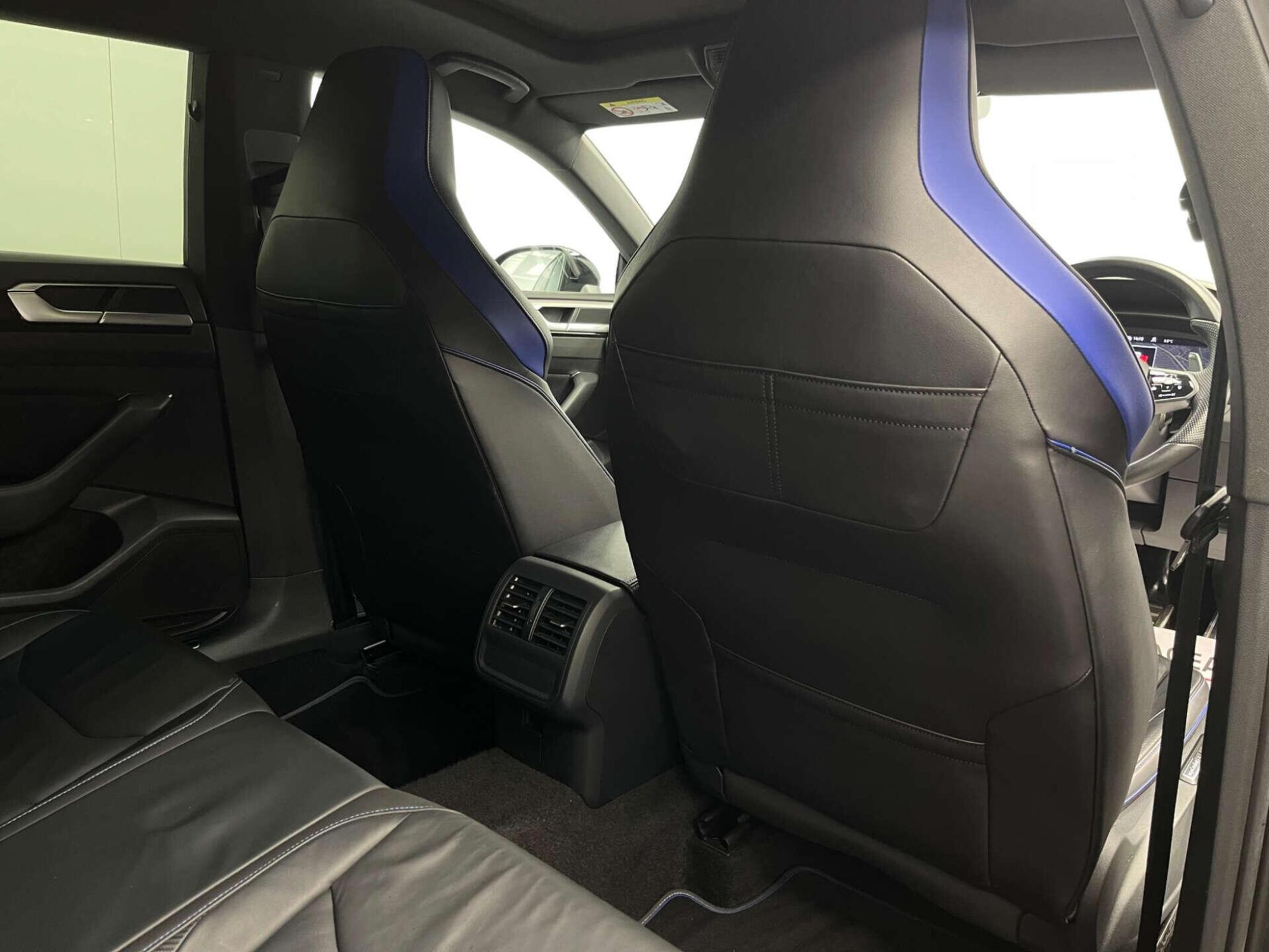 2023 Volkswagen ARTEON image 30