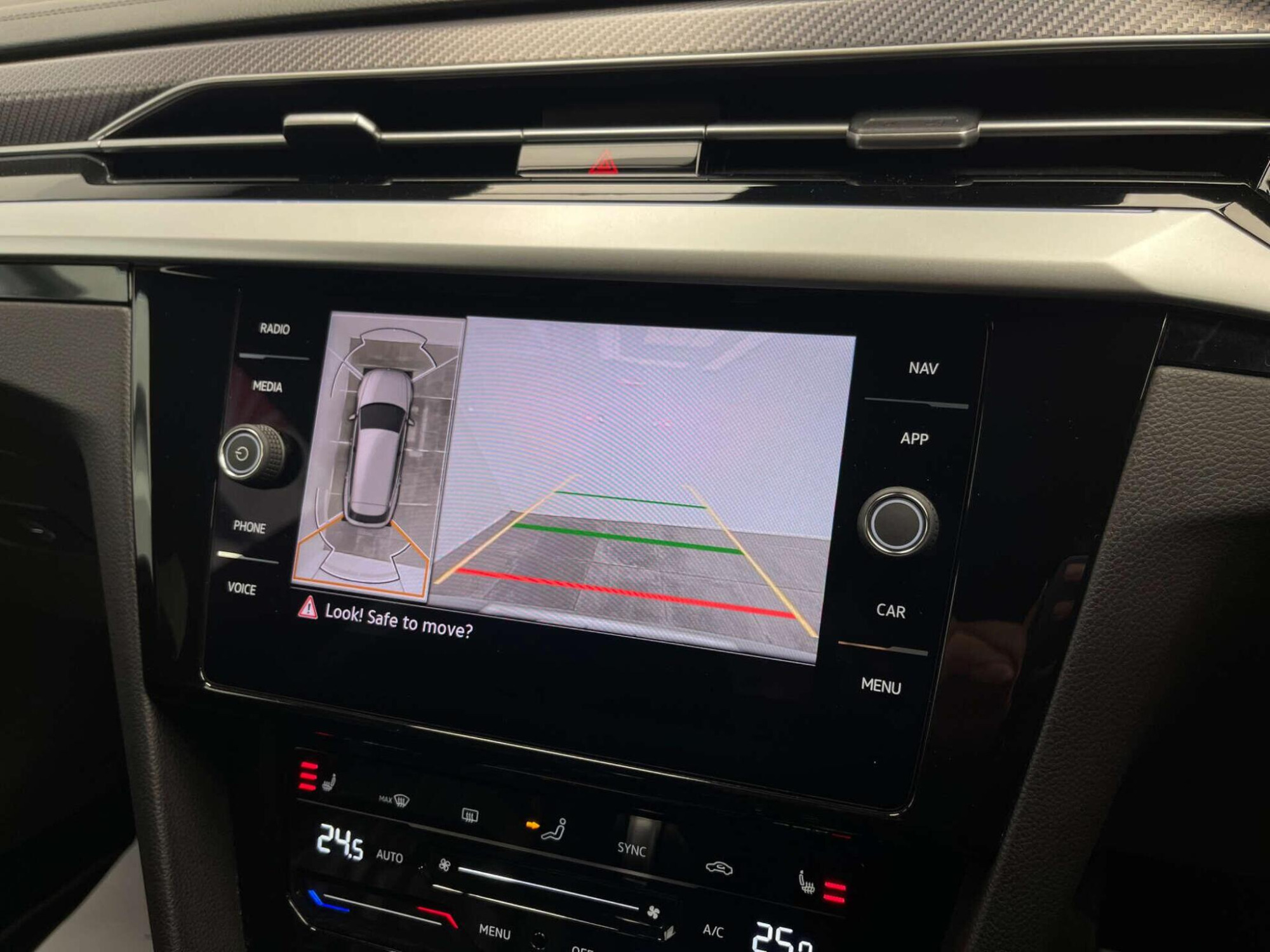 2023 Volkswagen ARTEON image 23