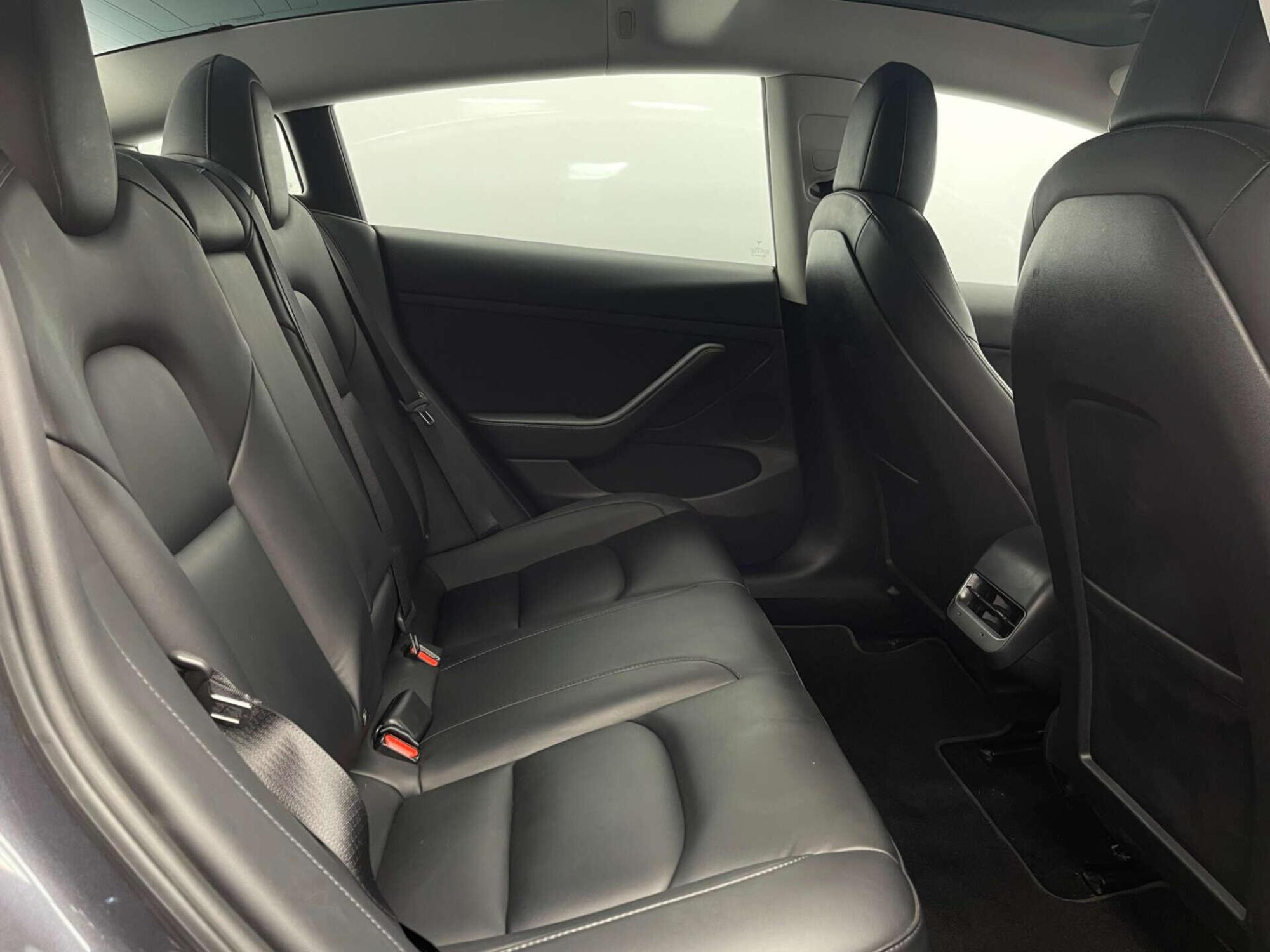 2021 Tesla Model 3 image 11