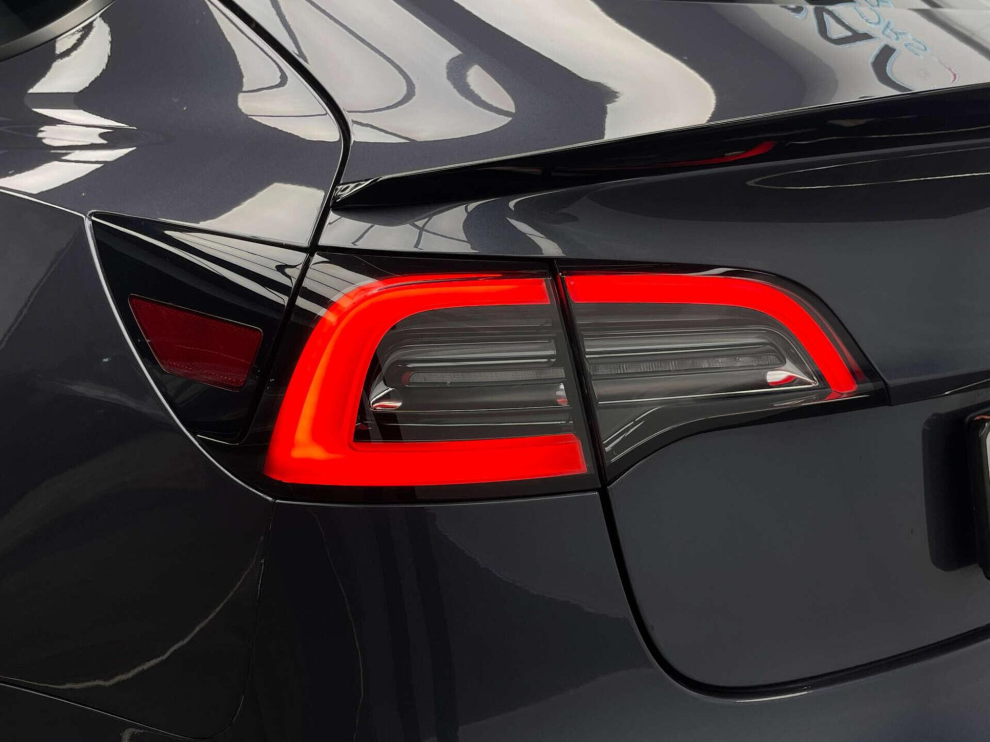 2022 Tesla Model 3 image 31