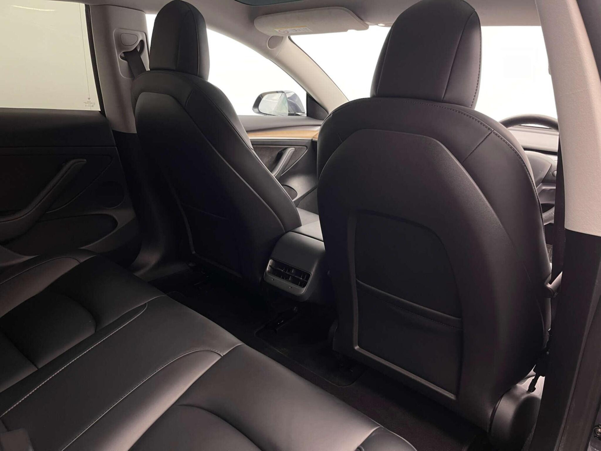 2022 Tesla Model 3 image 21
