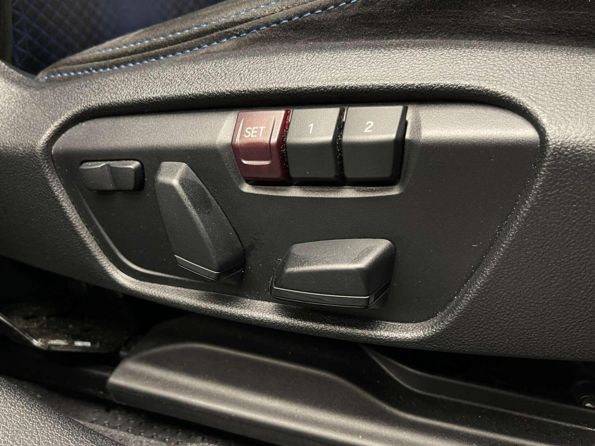 2020 BMW 1 SERIES image 13