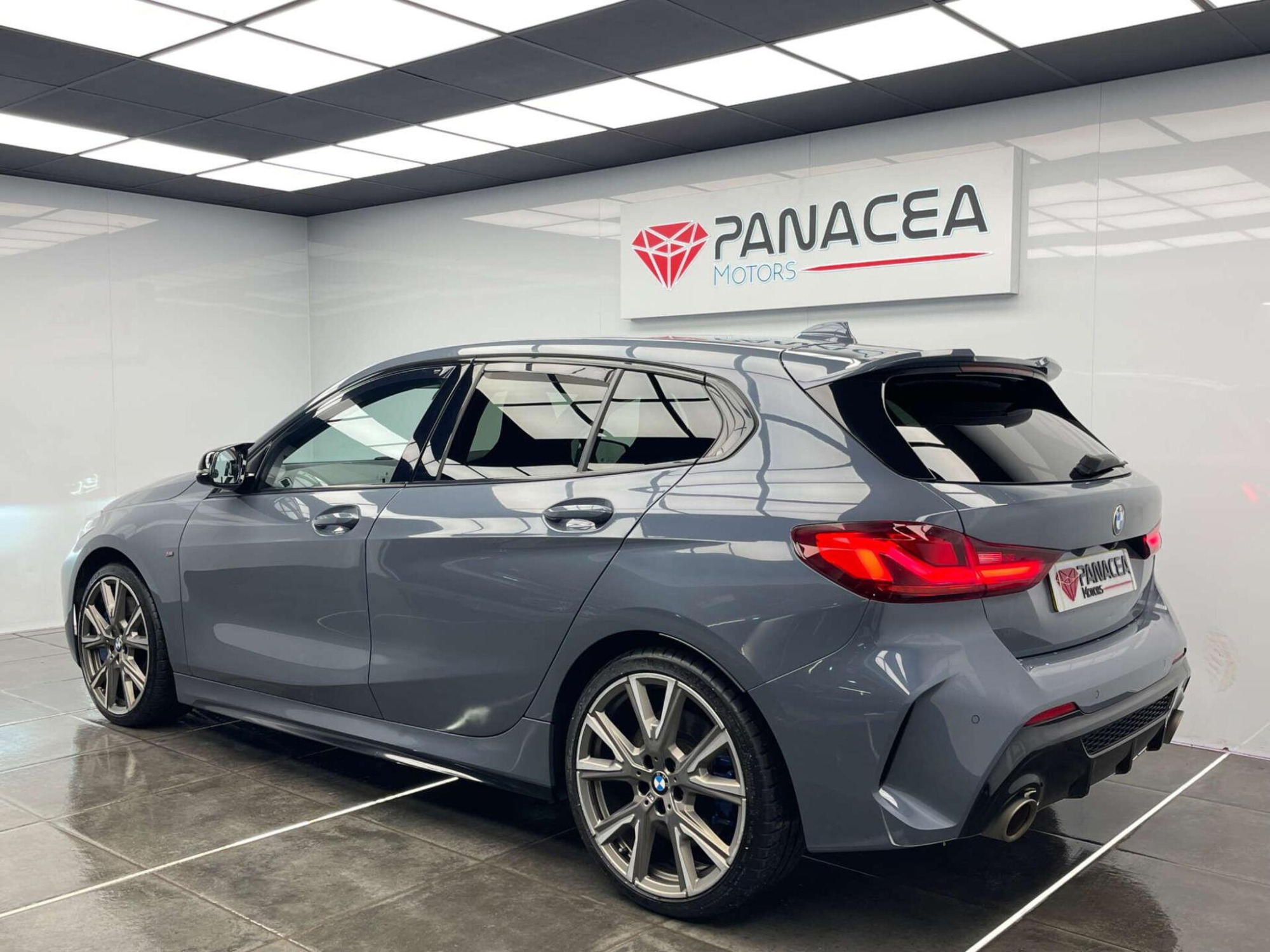 2020 BMW 1 SERIES image 36