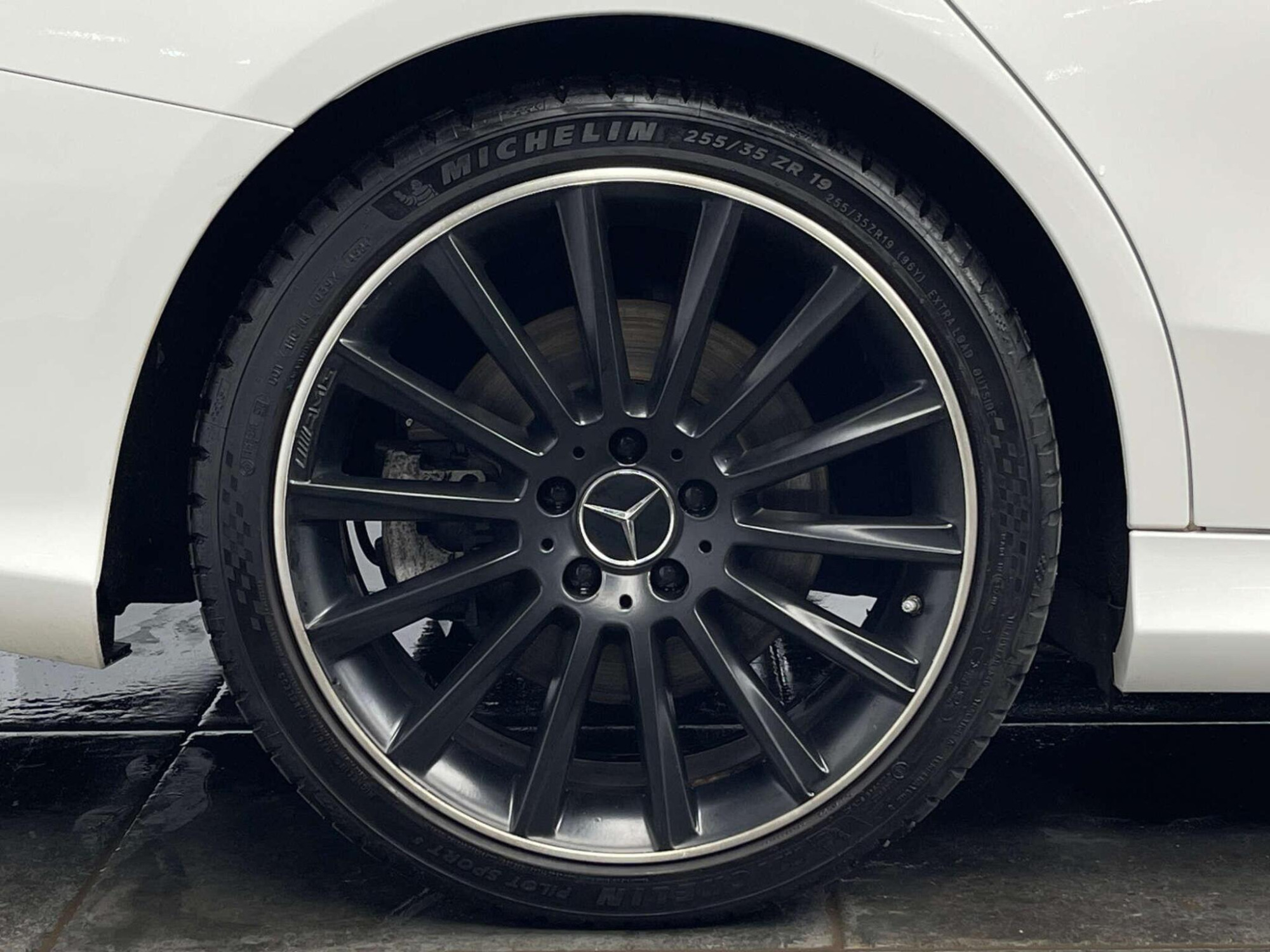 2018 Mercedes-Benz C-CLASS image 33