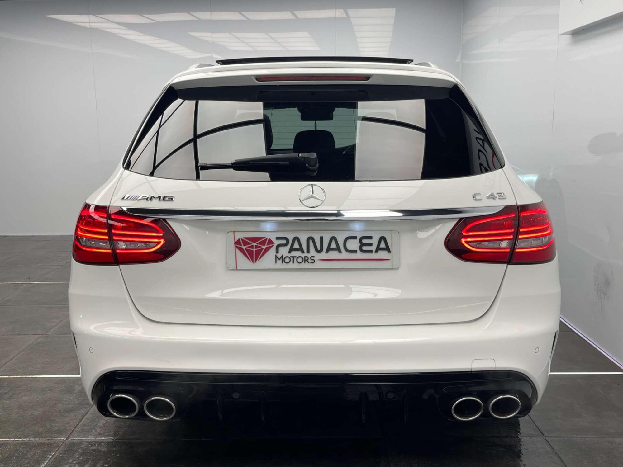 2018 Mercedes-Benz C-CLASS image 39
