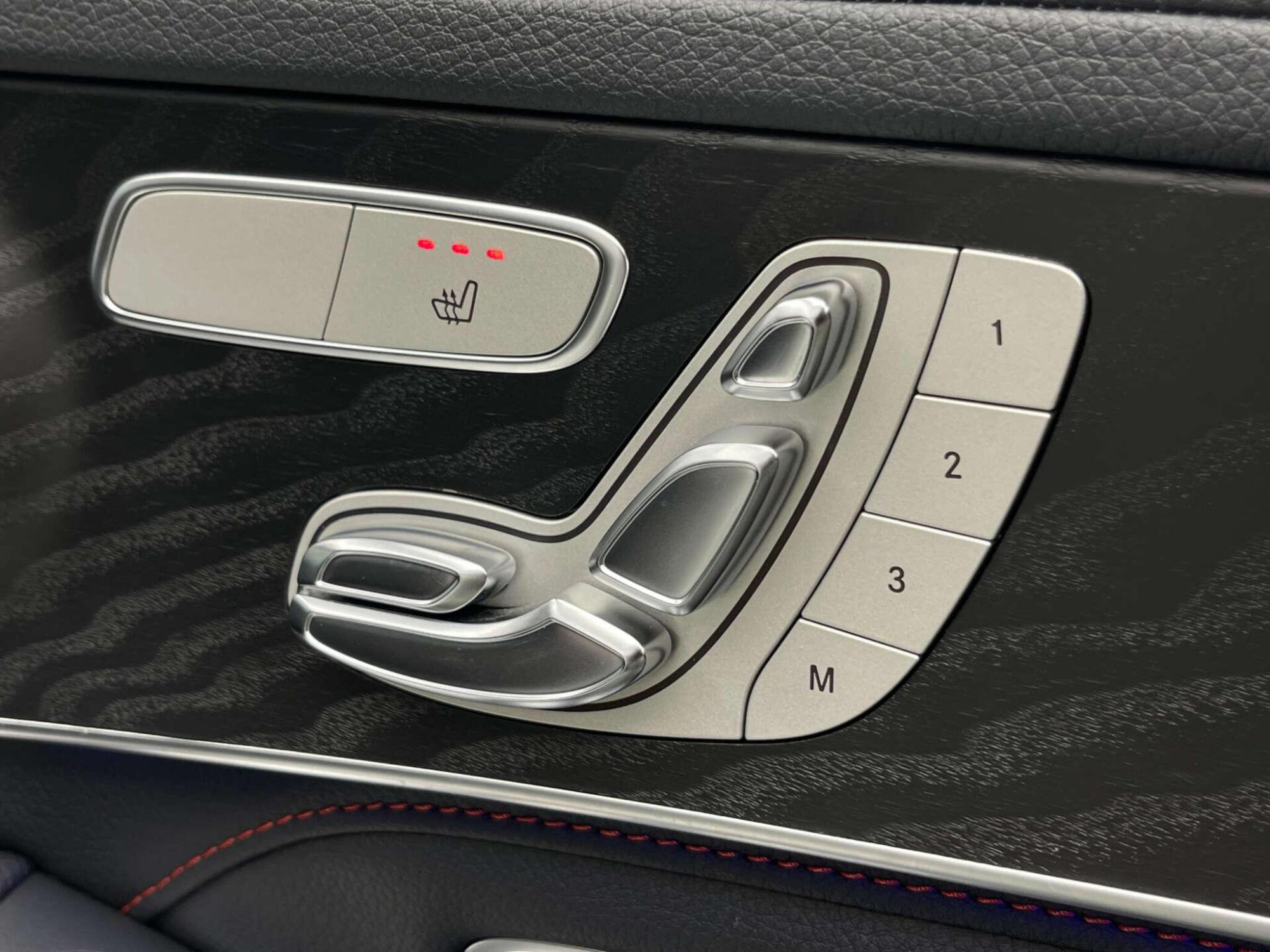 2018 Mercedes-Benz C-CLASS image 18