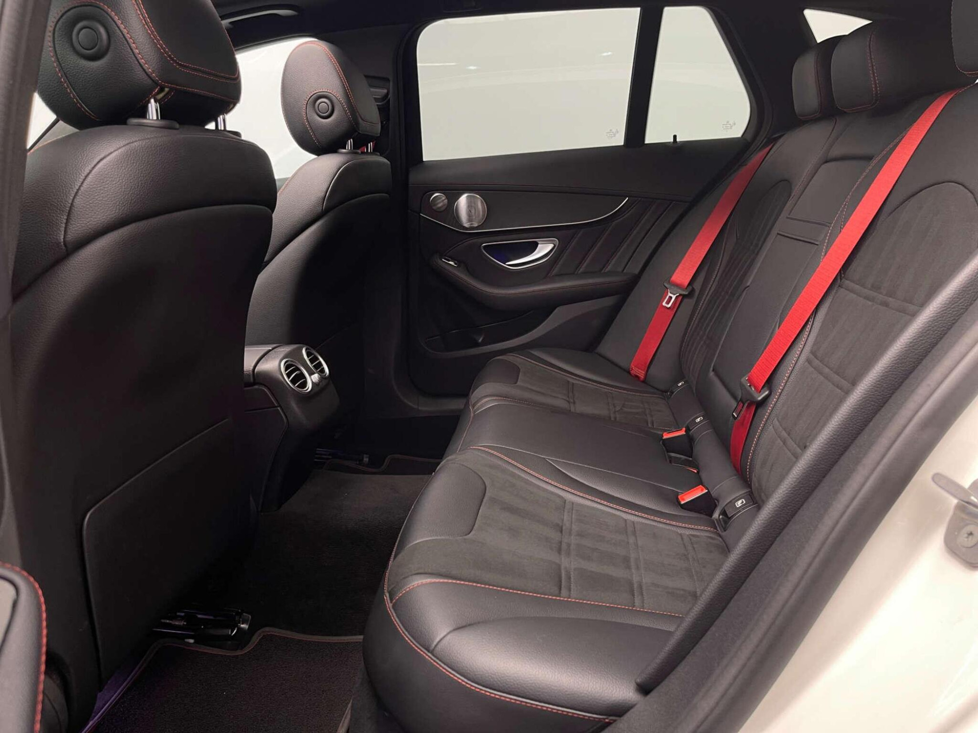 2018 Mercedes-Benz C-CLASS image 48