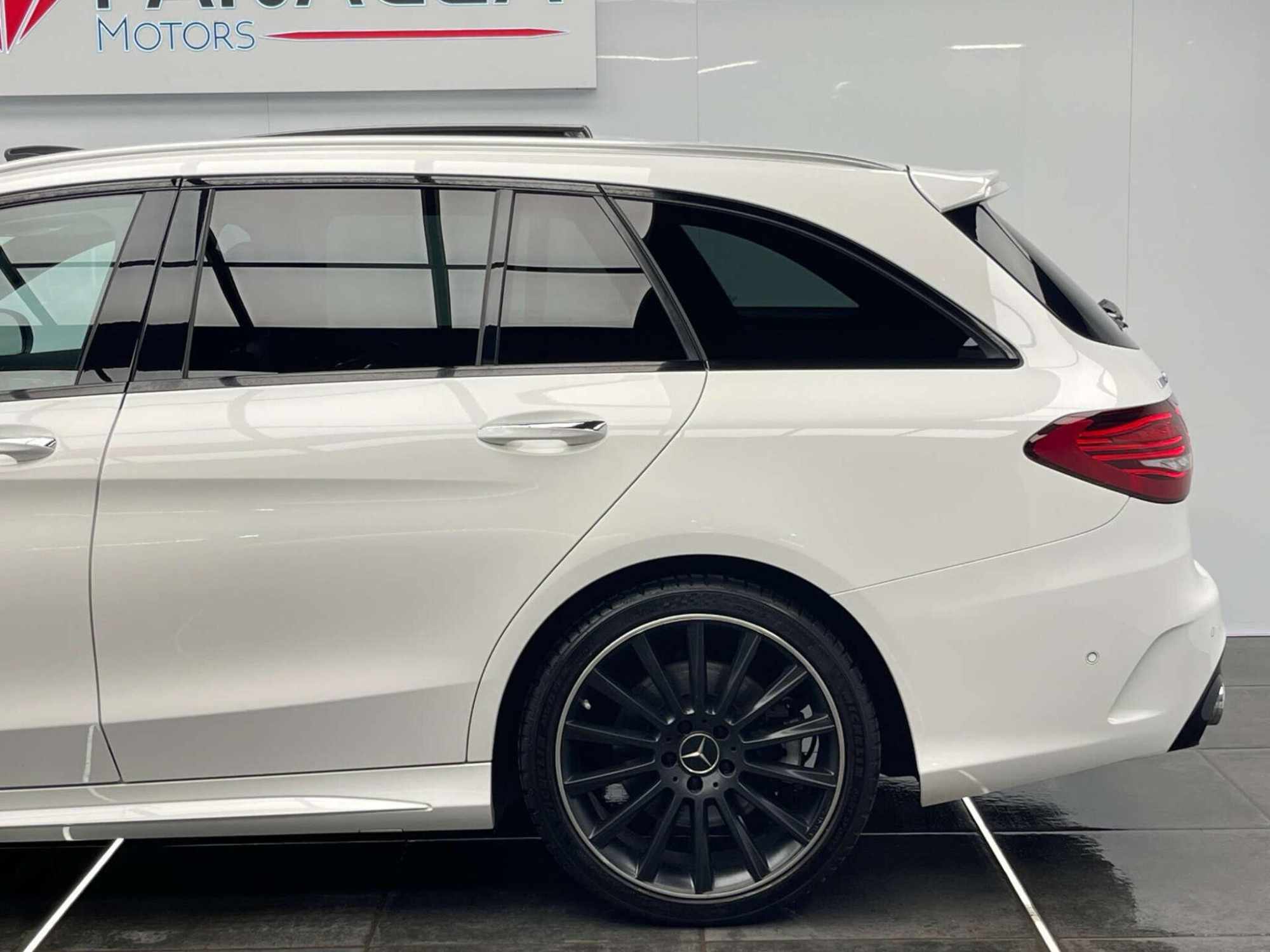 2018 Mercedes-Benz C-CLASS image 12
