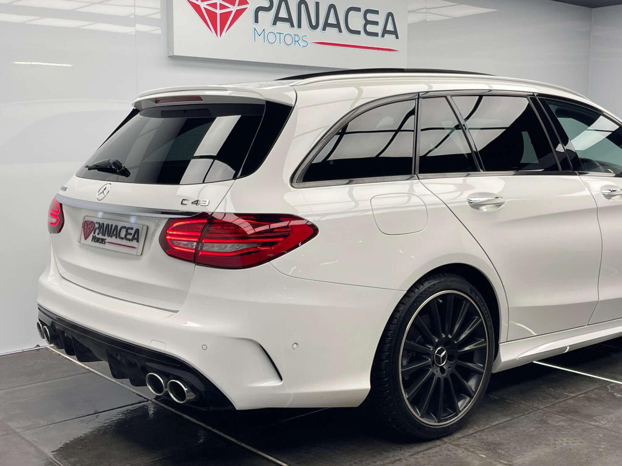 2018 Mercedes-Benz C-CLASS image 43