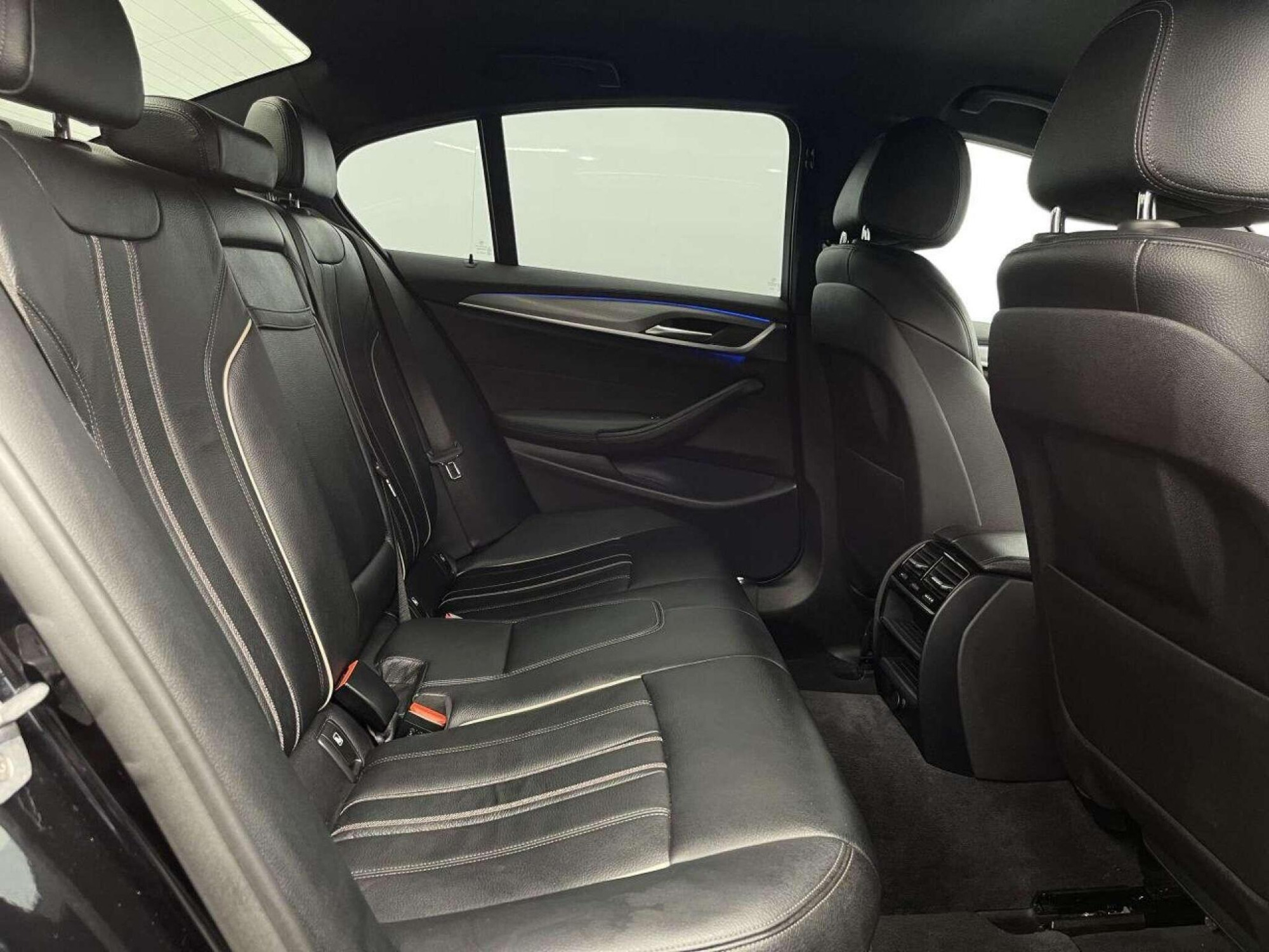 2018 BMW 5 SERIES image 23