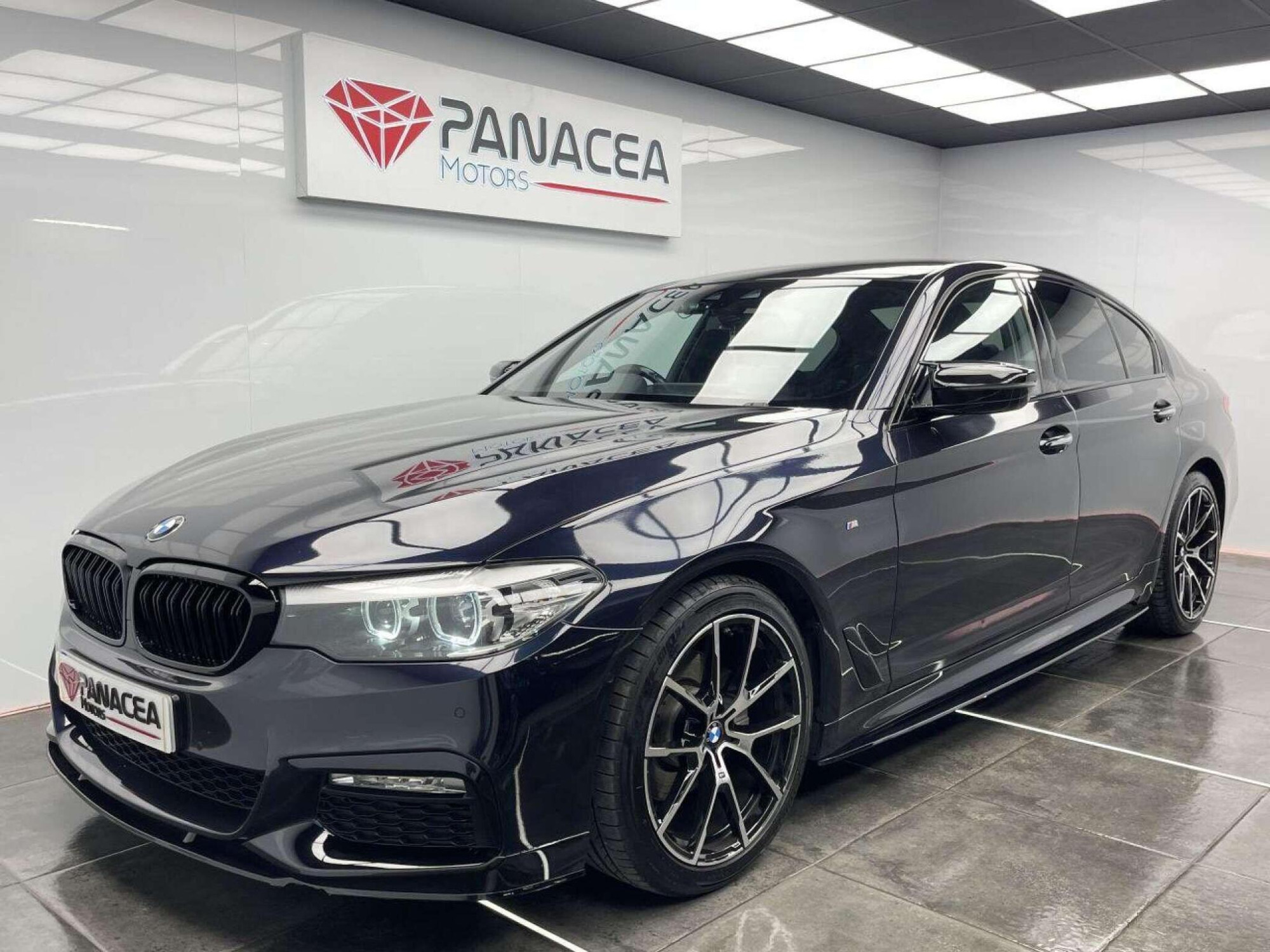 2018 BMW 5 SERIES image 29