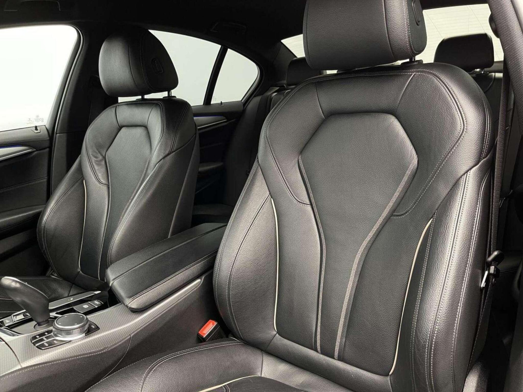 2018 BMW 5 SERIES image 35