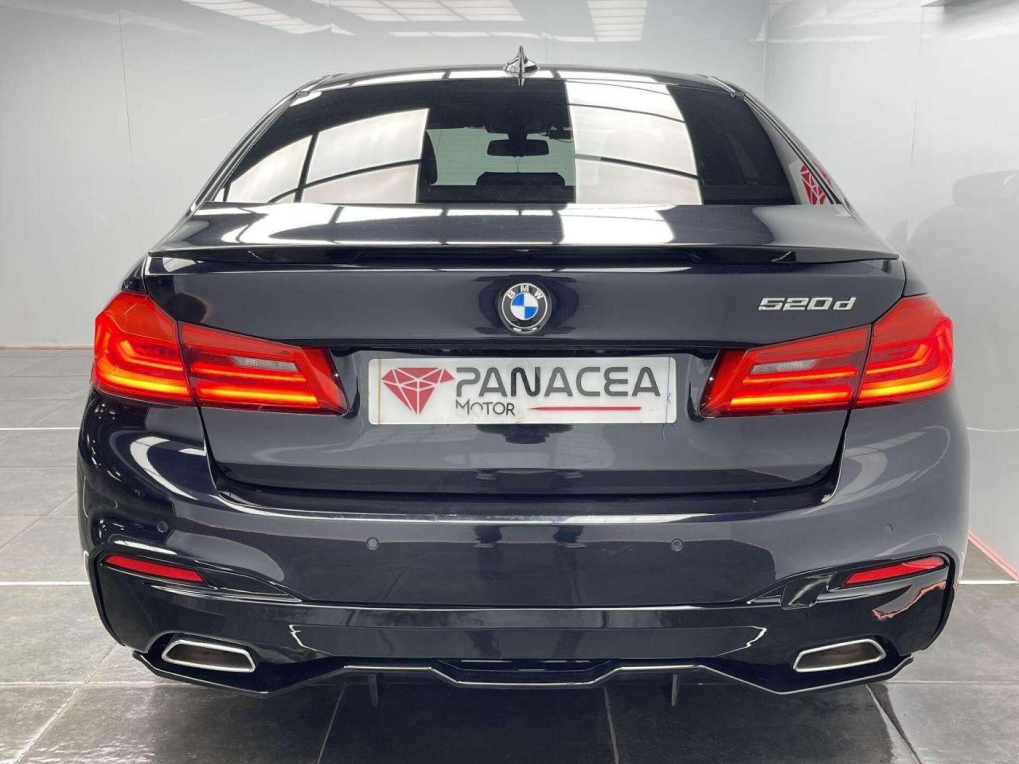 2018 BMW 5 SERIES image 31