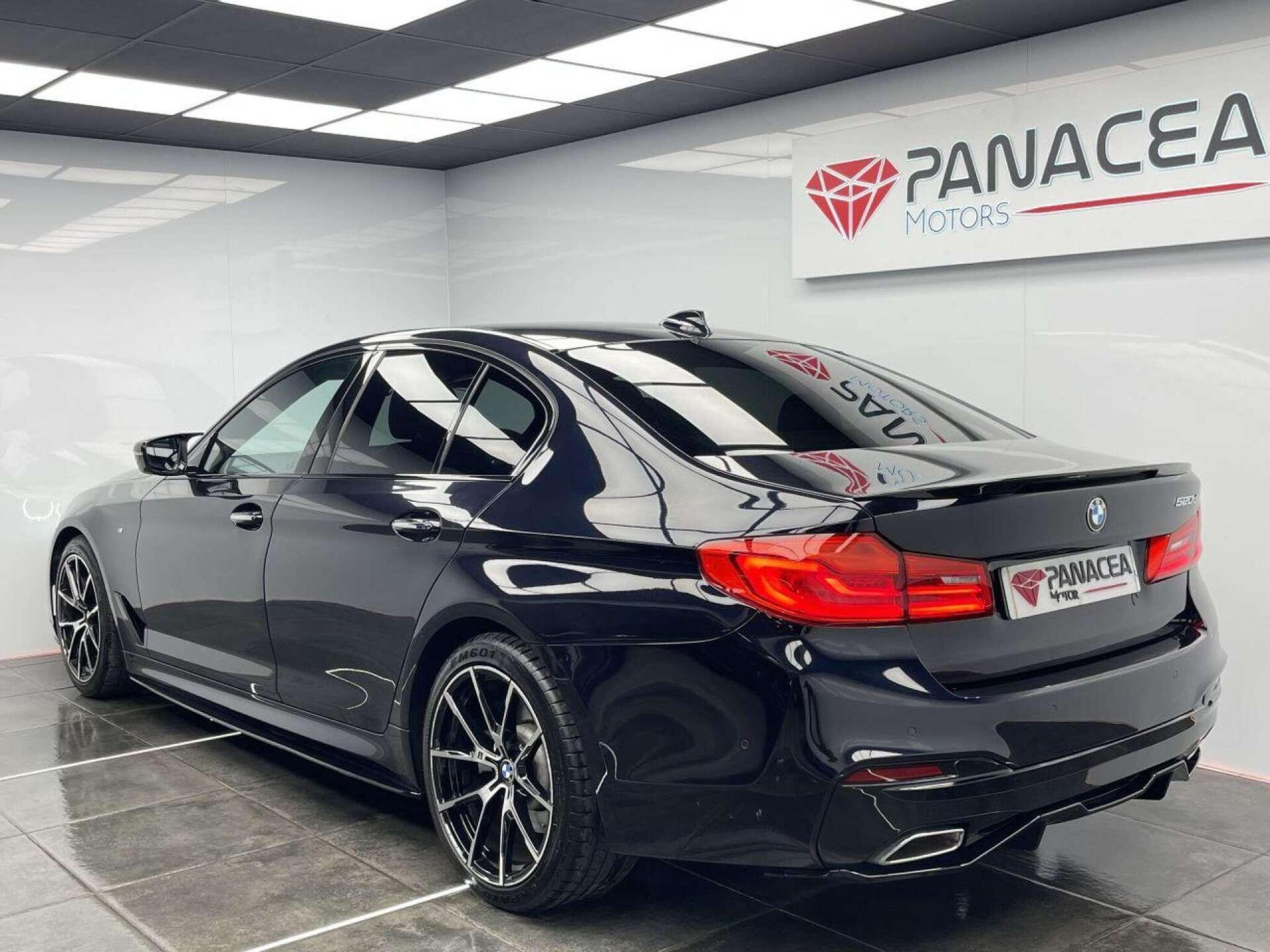 2018 BMW 5 SERIES image 28