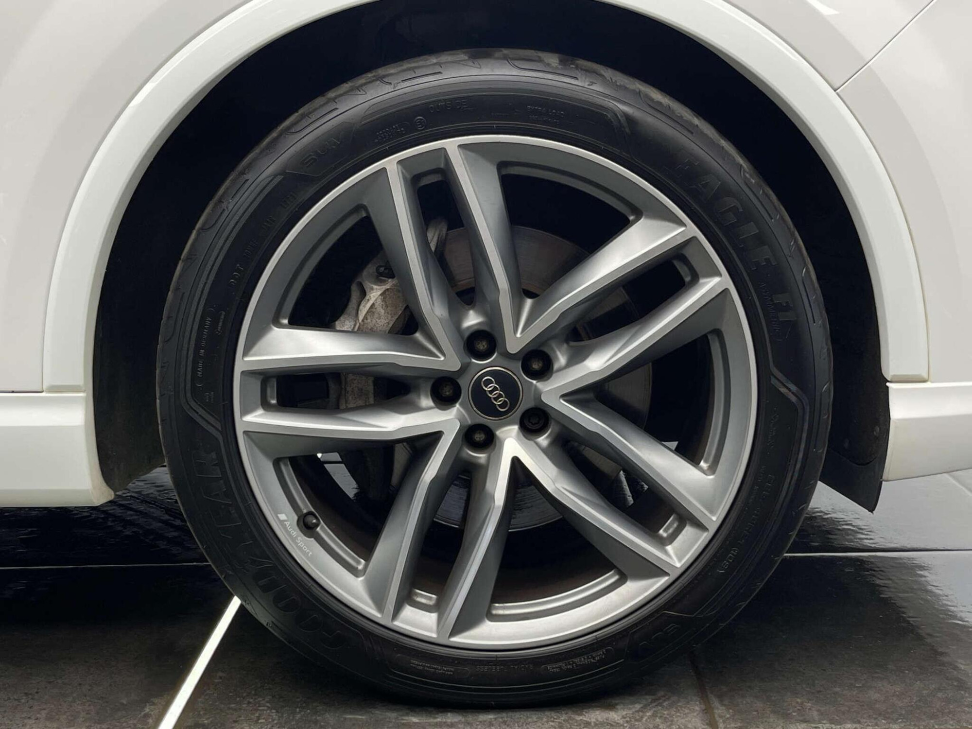 2019 Audi Q7 image 18