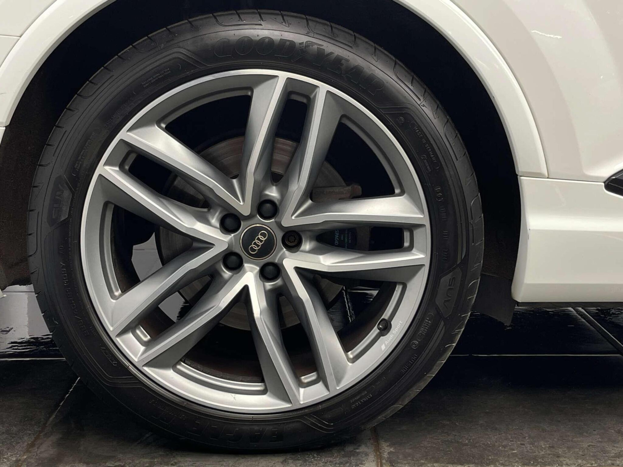 2019 Audi Q7 image 19