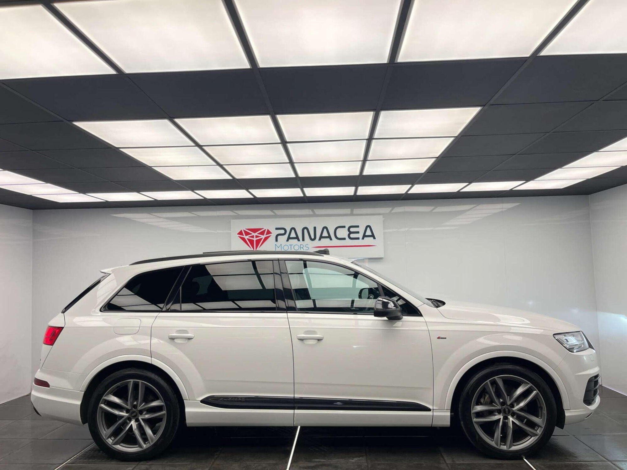 2019 Audi Q7 image 2