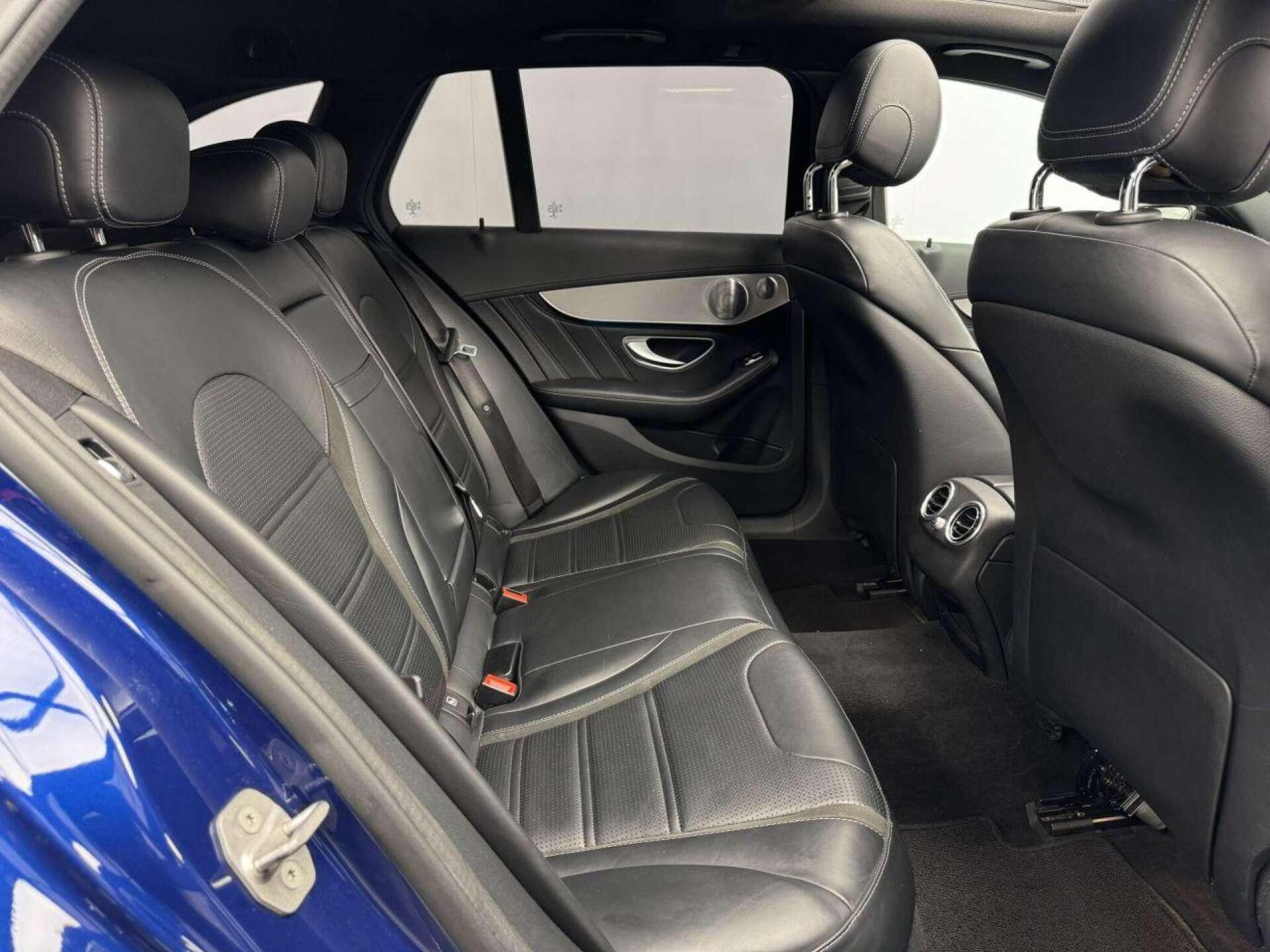 2016 Mercedes-Benz C-CLASS image 18