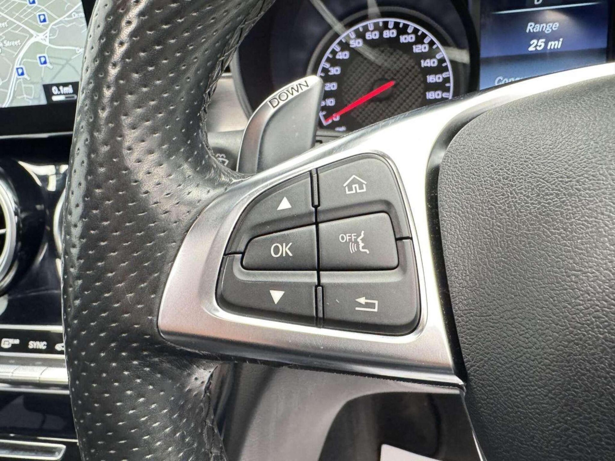 2016 Mercedes-Benz C-CLASS image 28