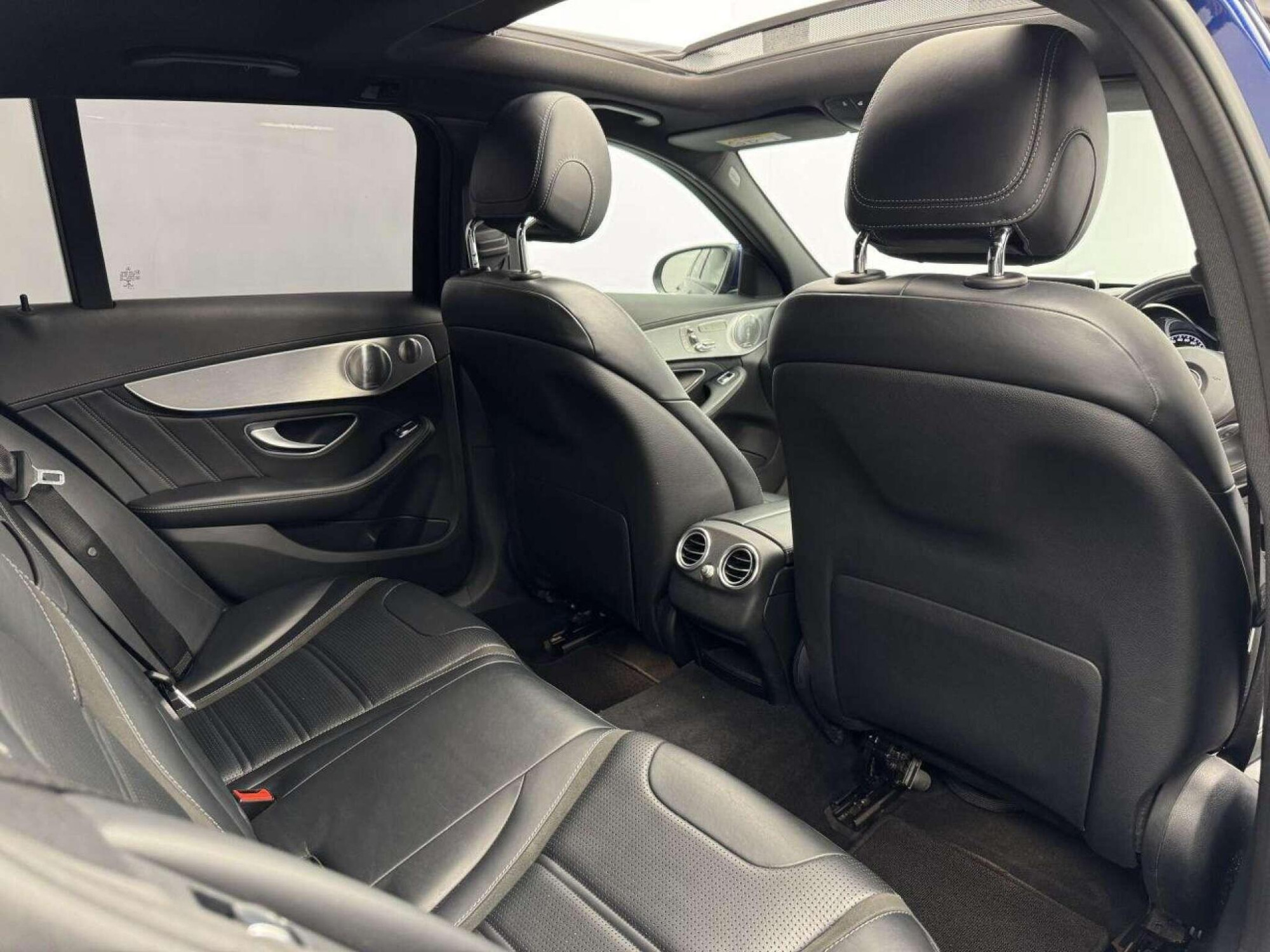 2016 Mercedes-Benz C-CLASS image 19