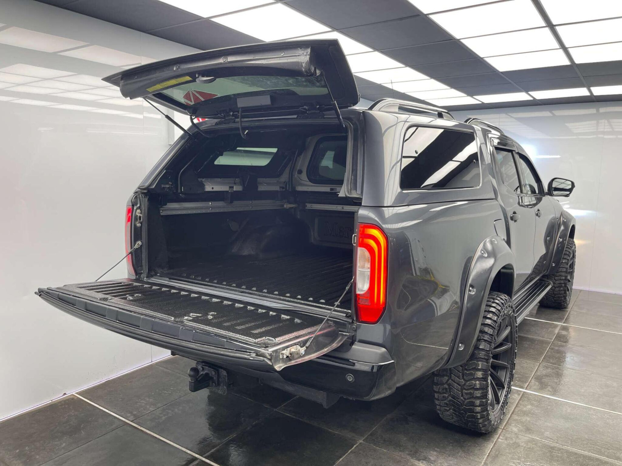 2018 Mercedes-Benz X-CLASS image 13