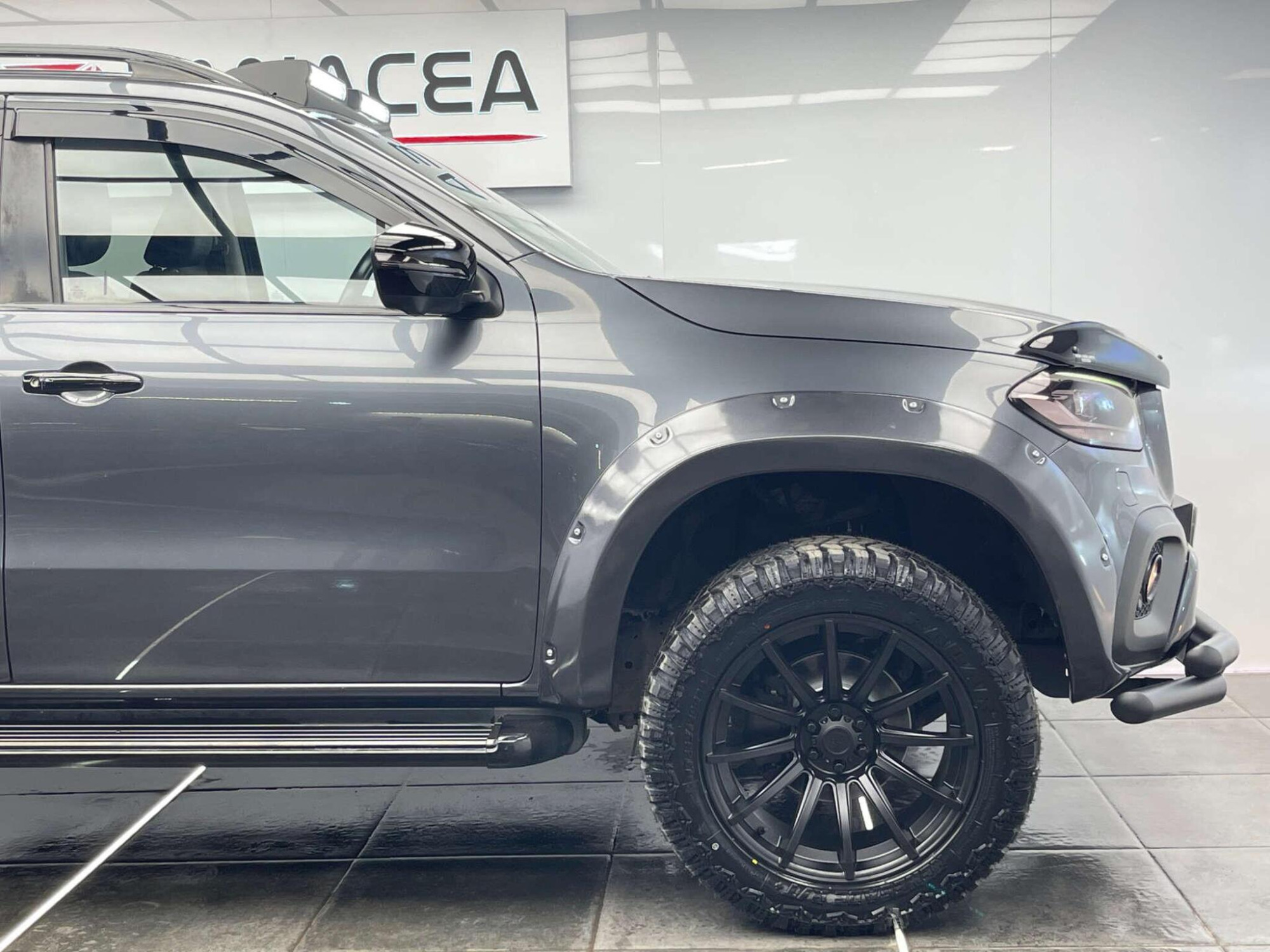 2018 Mercedes-Benz X-CLASS image 12