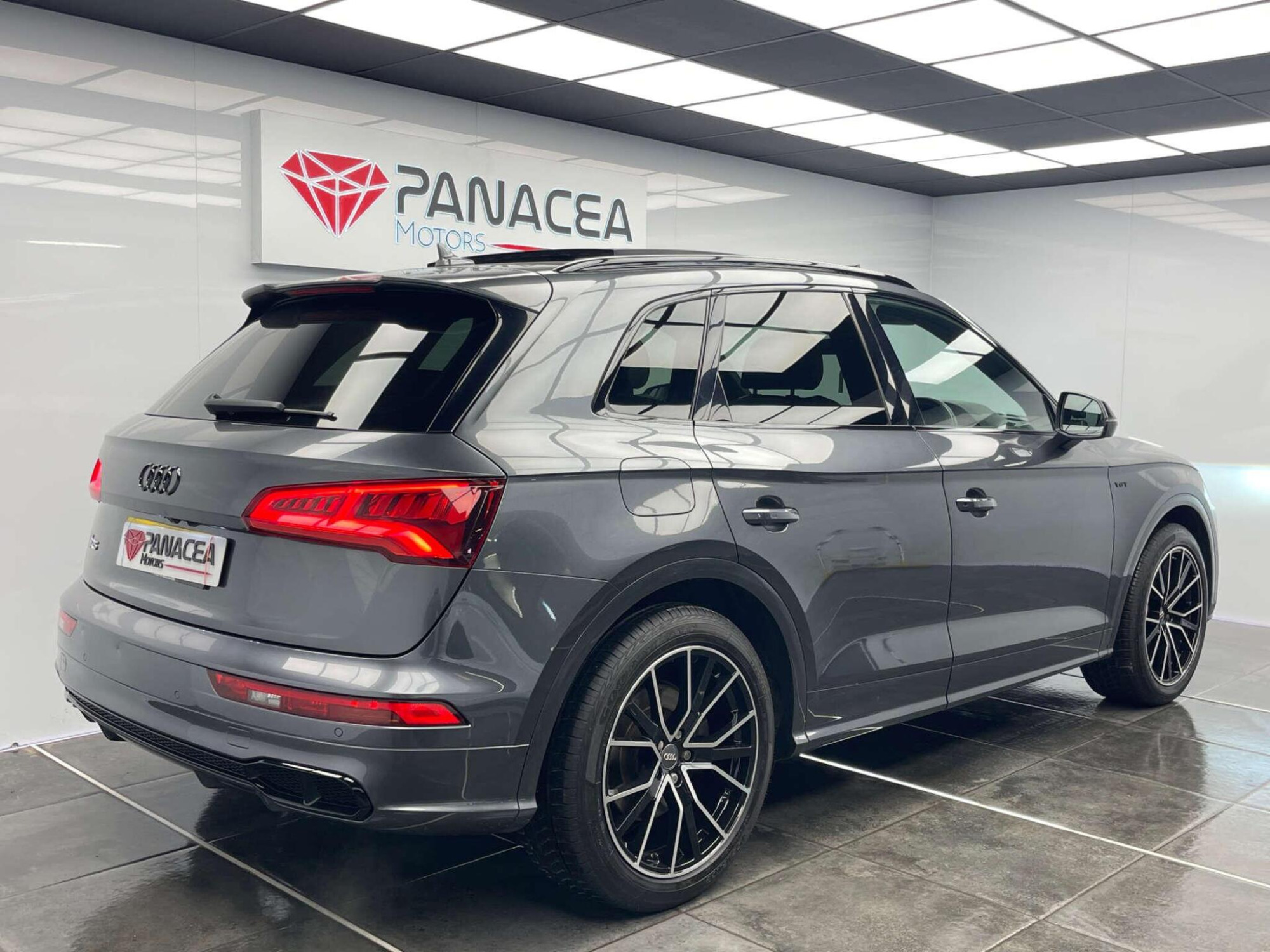 2018 Audi SQ5 image 3