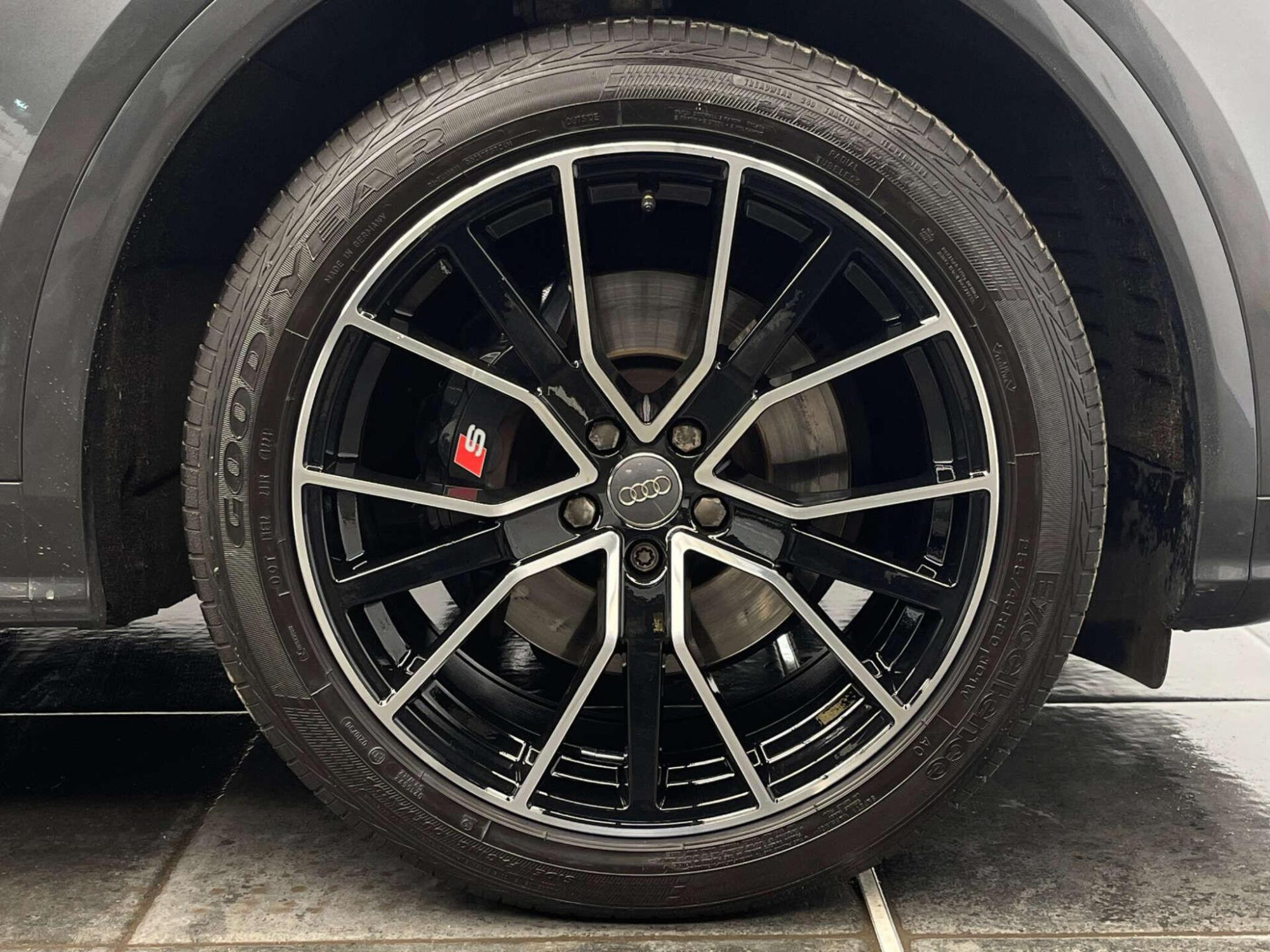 2018 Audi SQ5 image 48
