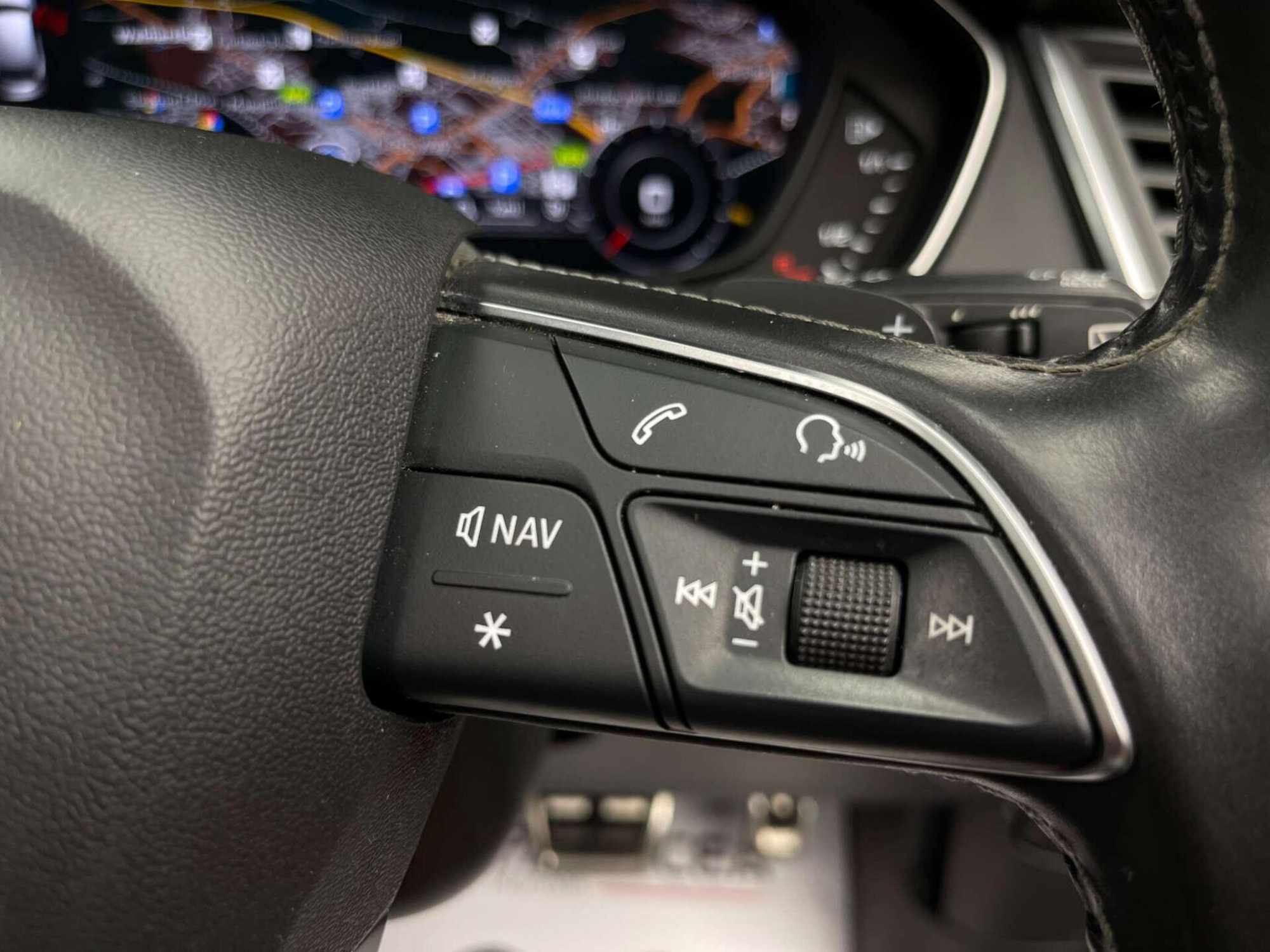 2018 Audi SQ5 image 20
