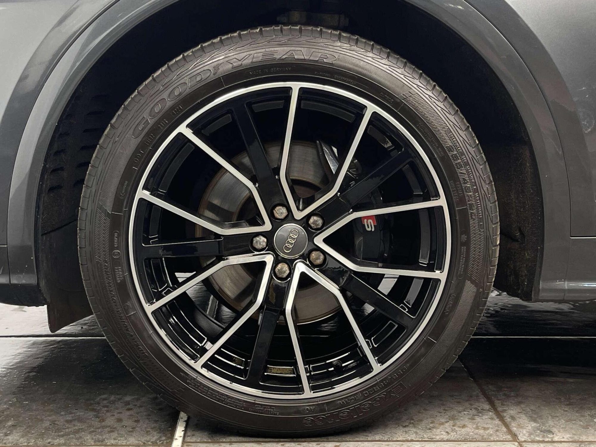 2018 Audi SQ5 image 30
