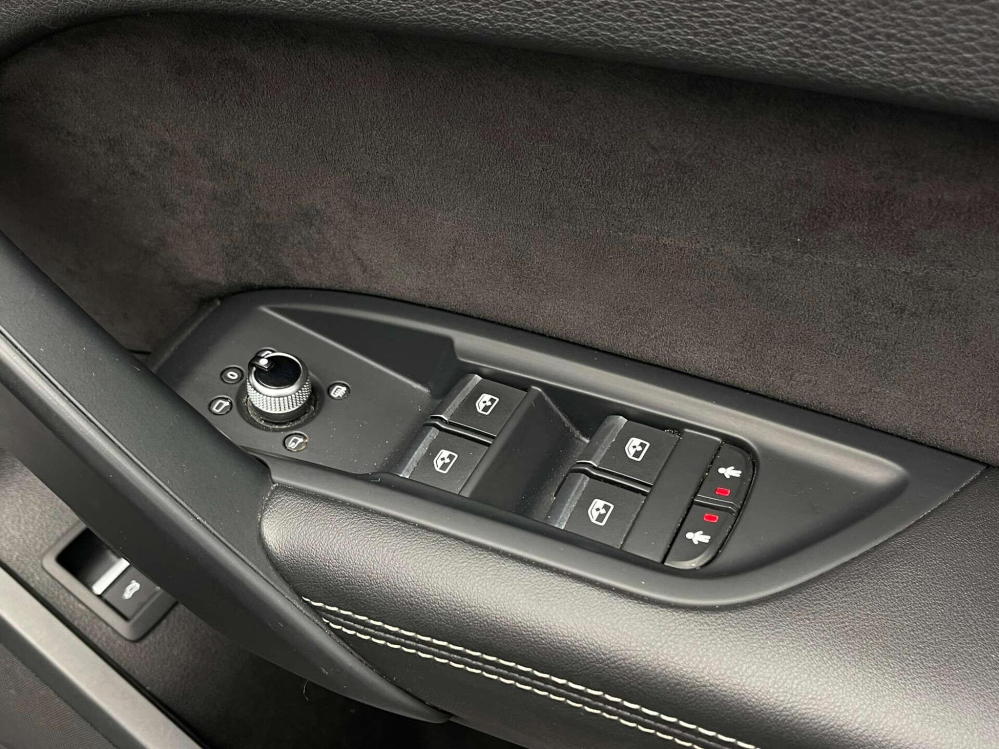 2018 Audi SQ5 image 13