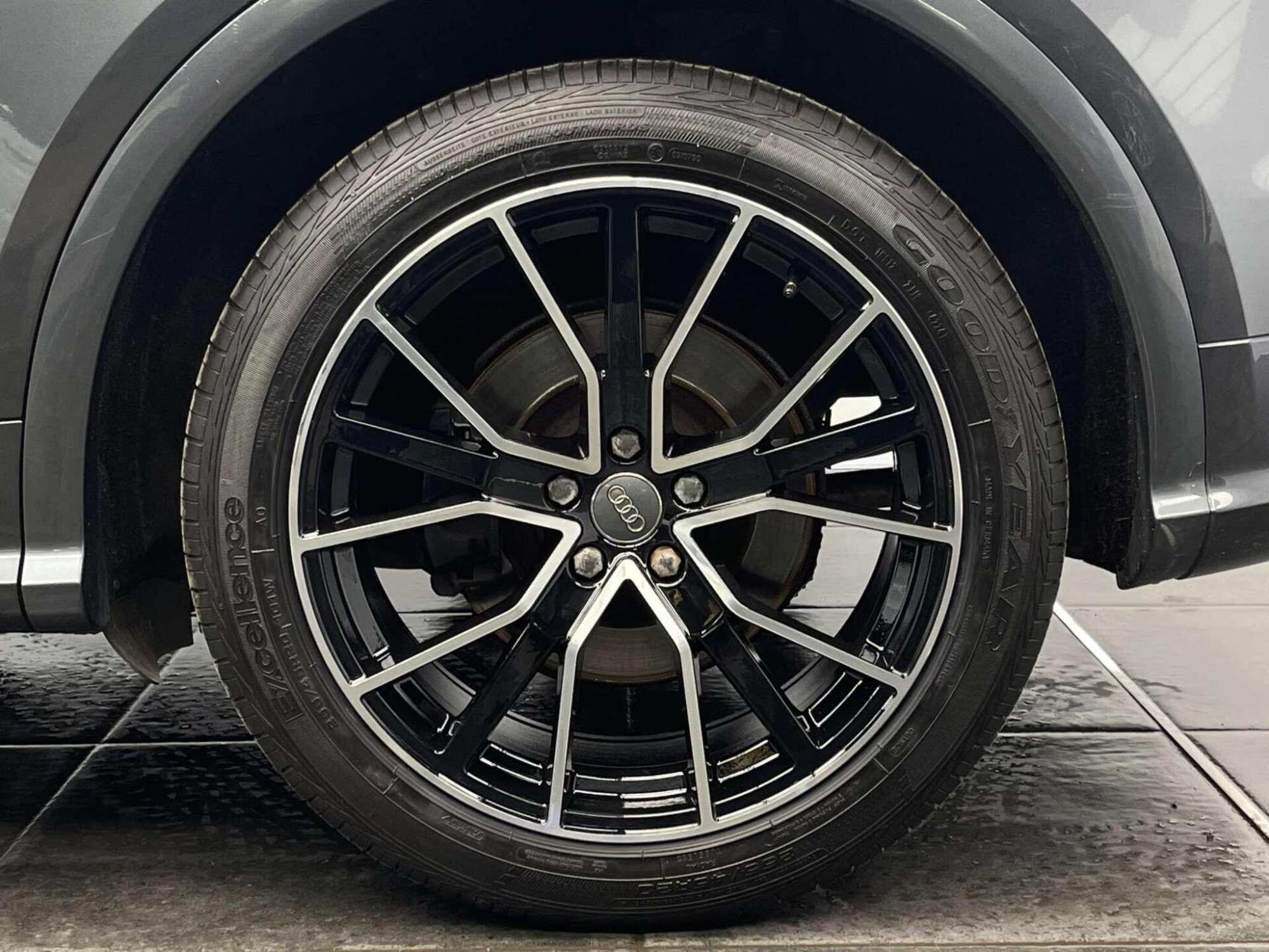 2018 Audi SQ5 image 31