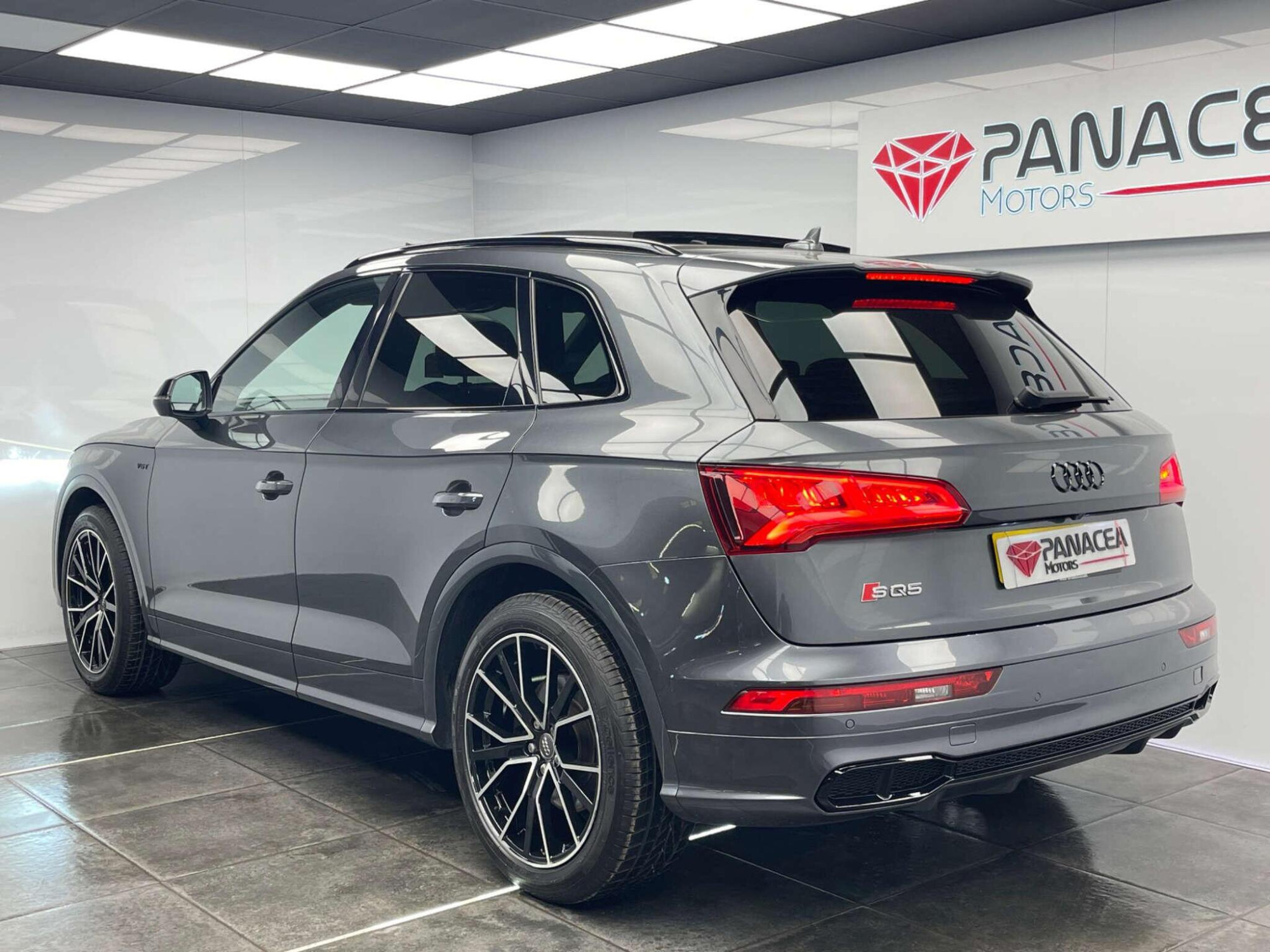 2018 Audi SQ5 image 32