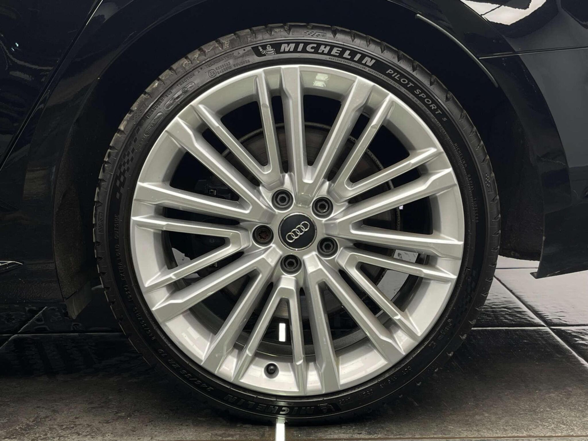 2017 Audi S4 image 44