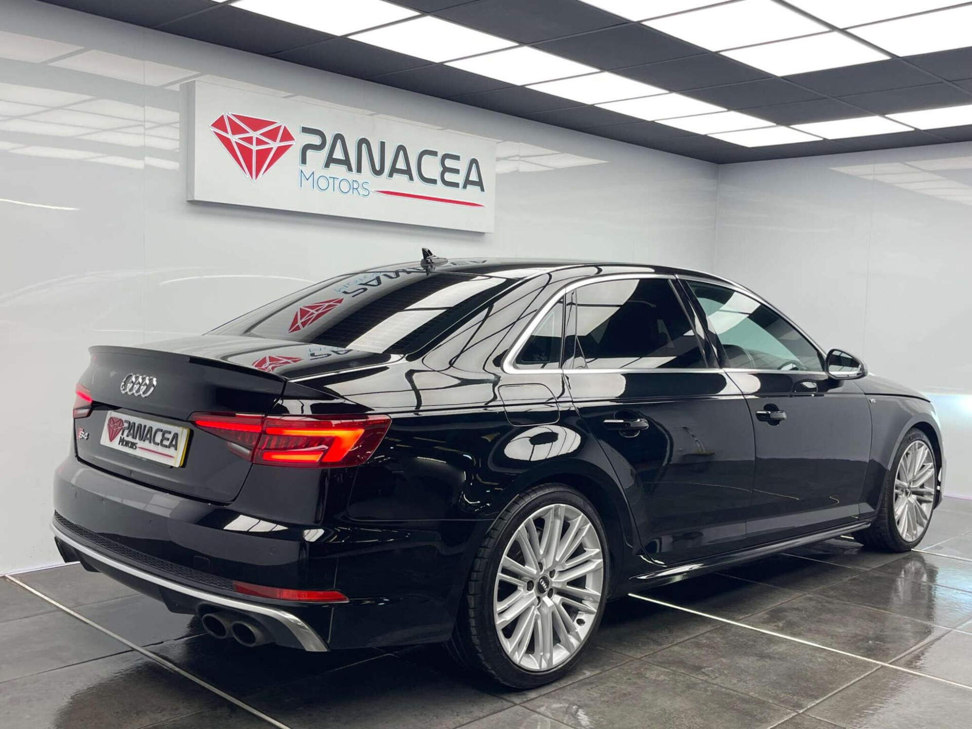 2017 Audi S4 image 6