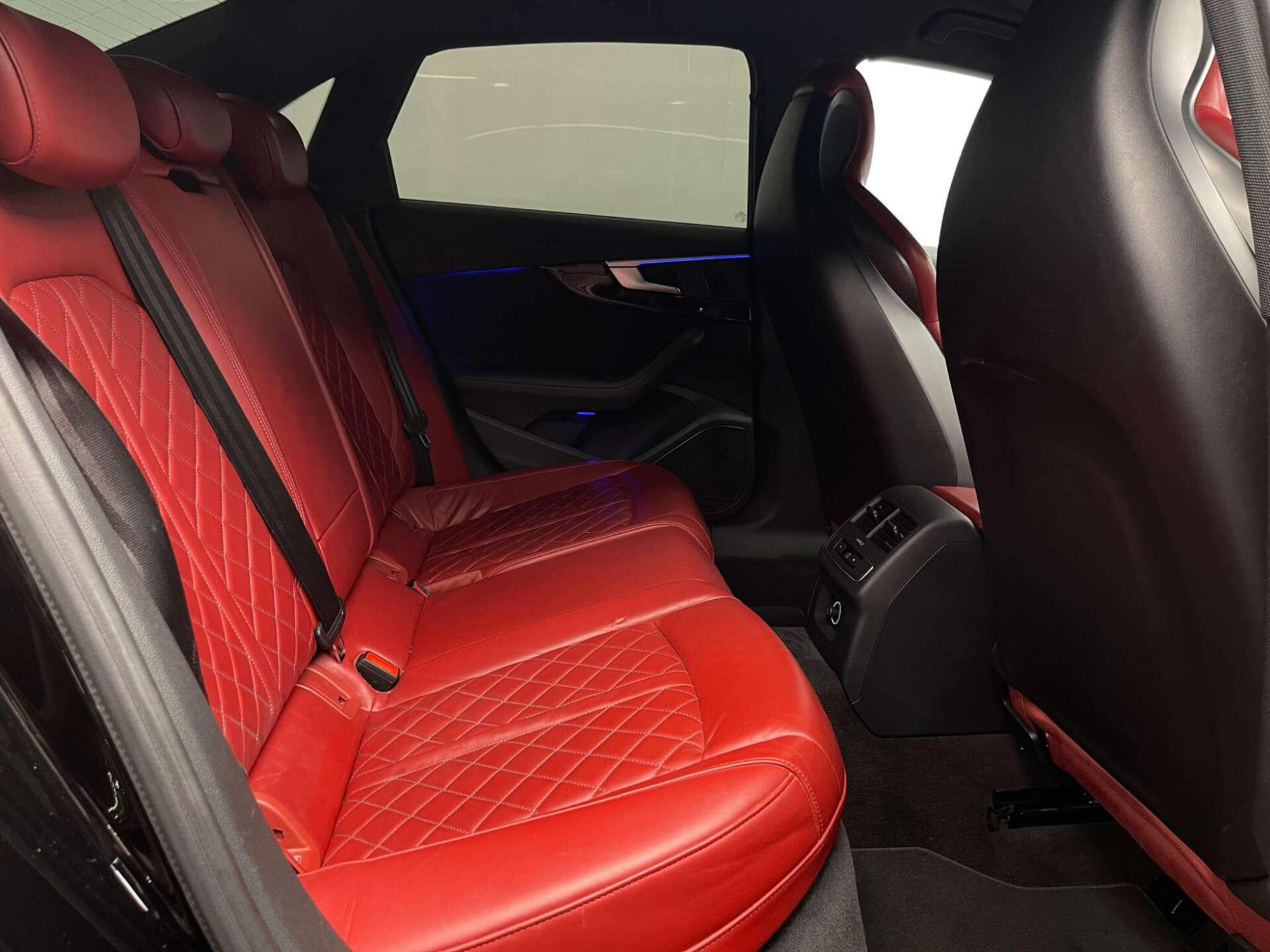 2017 Audi S4 image 28