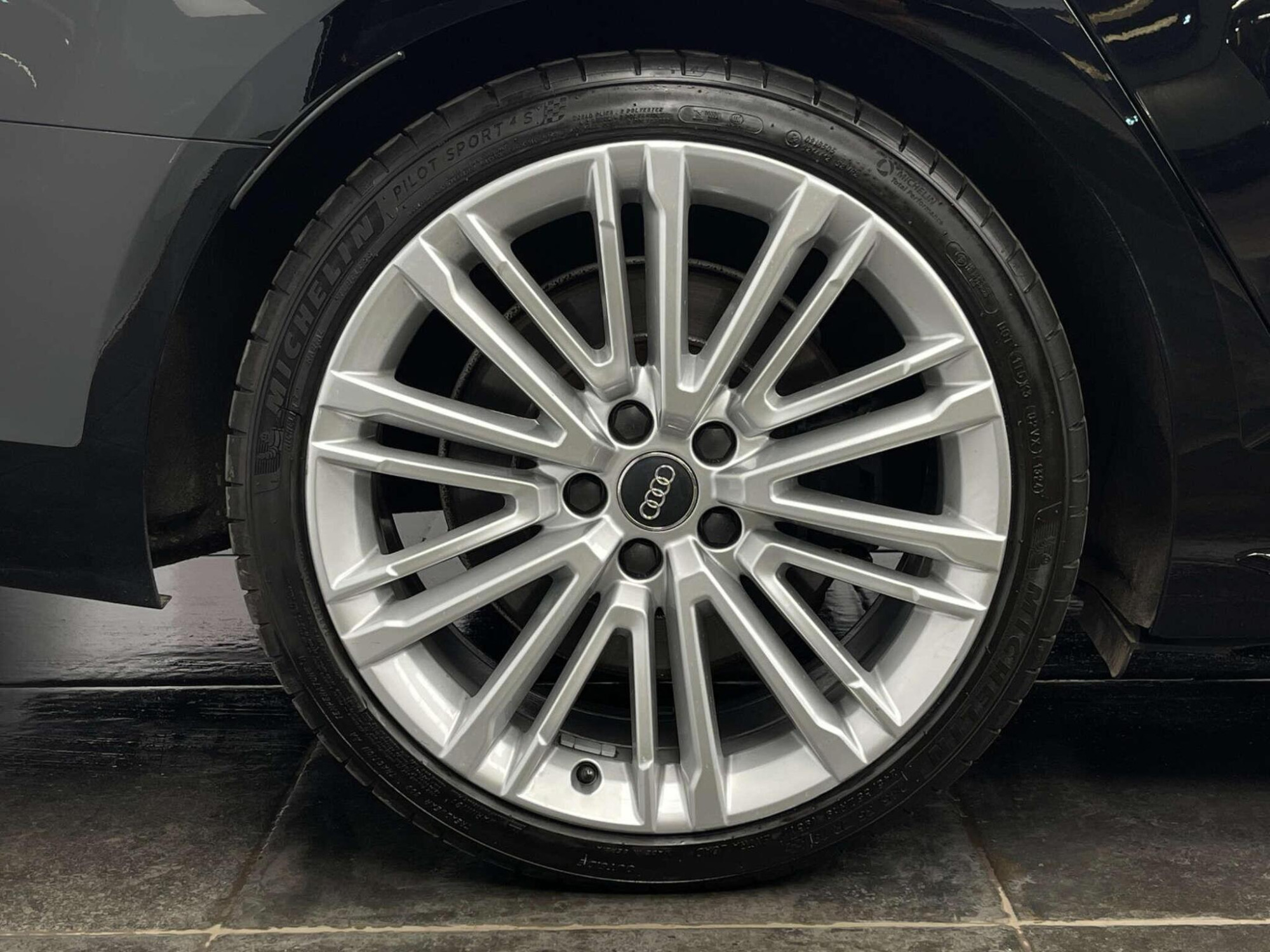 2017 Audi S4 image 31