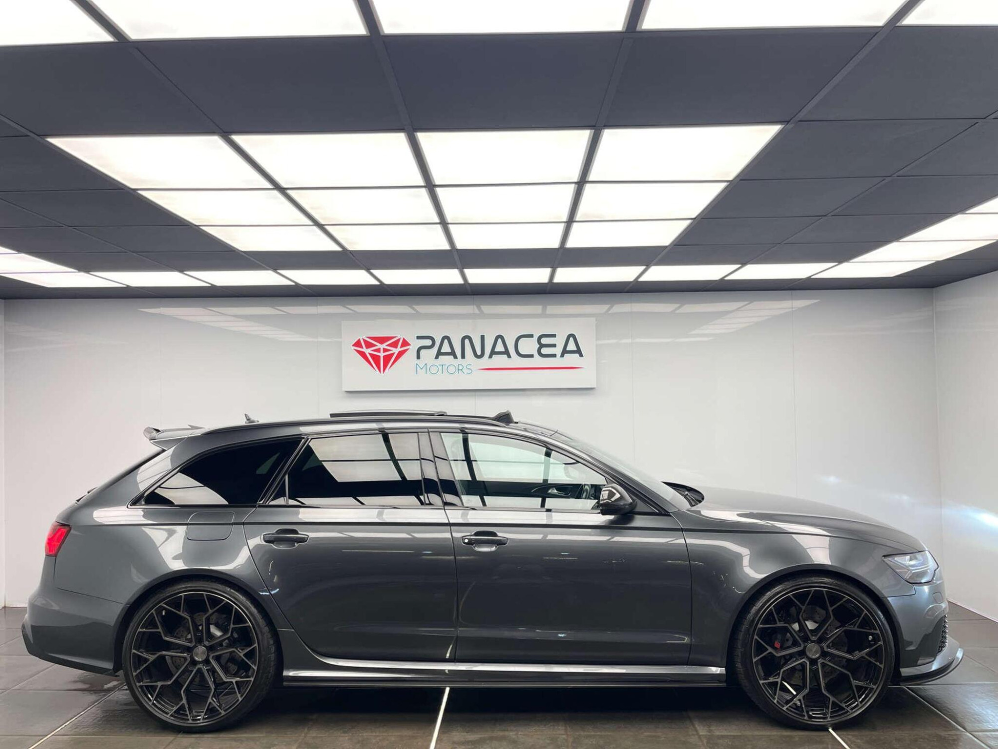 2018 Audi RS6 AVANT image 3