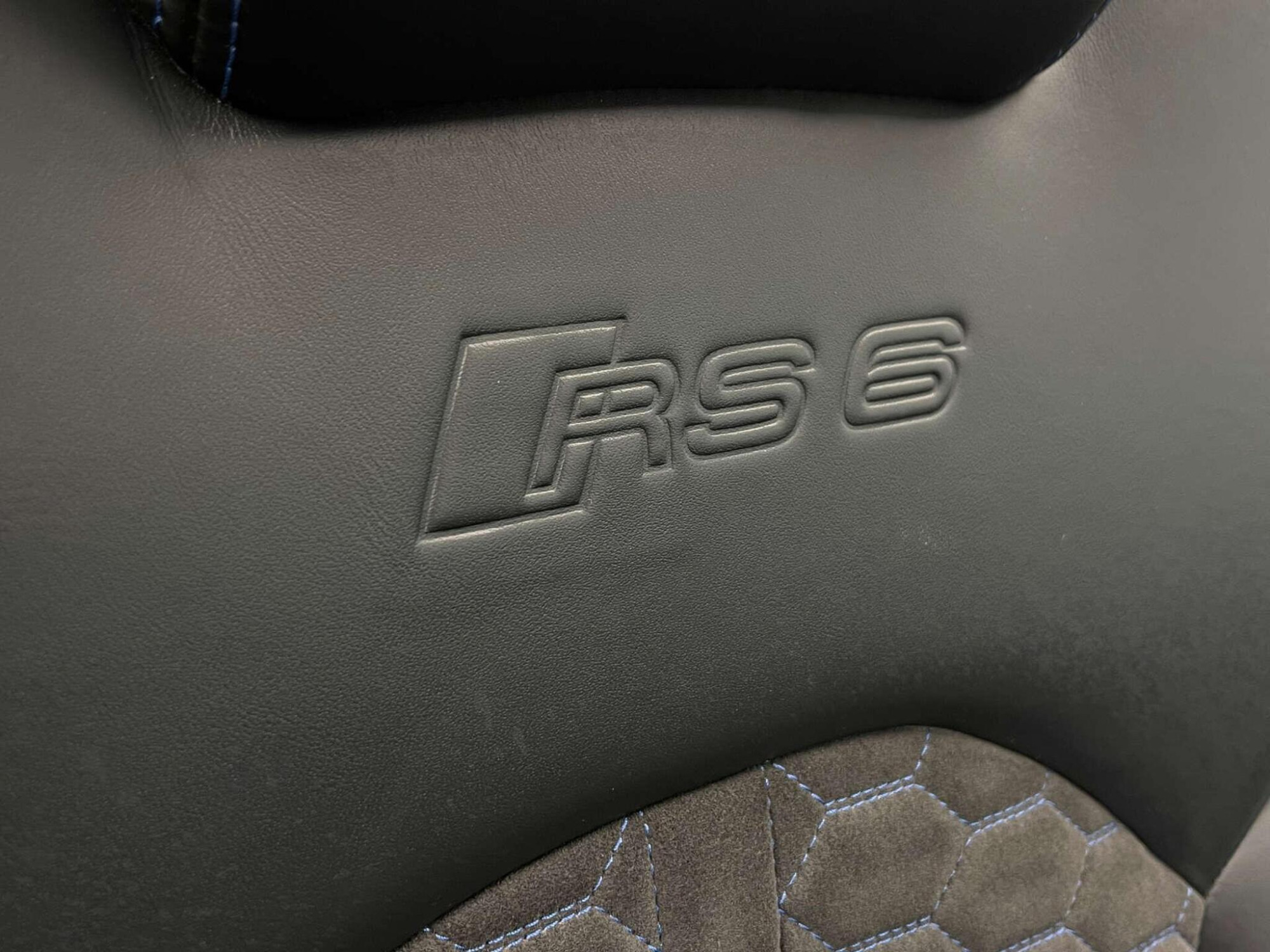2018 Audi RS6 AVANT image 40