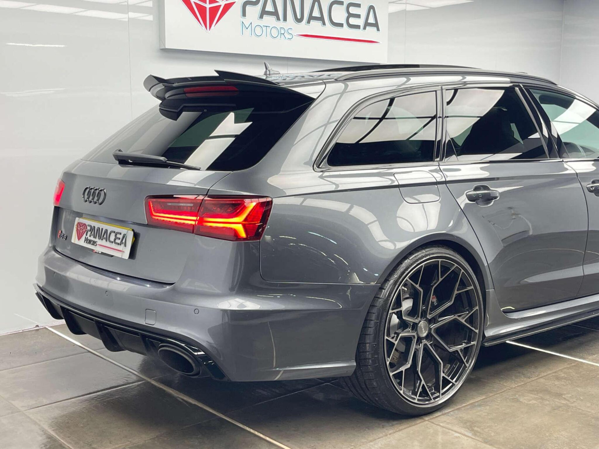 2018 Audi RS6 AVANT image 5