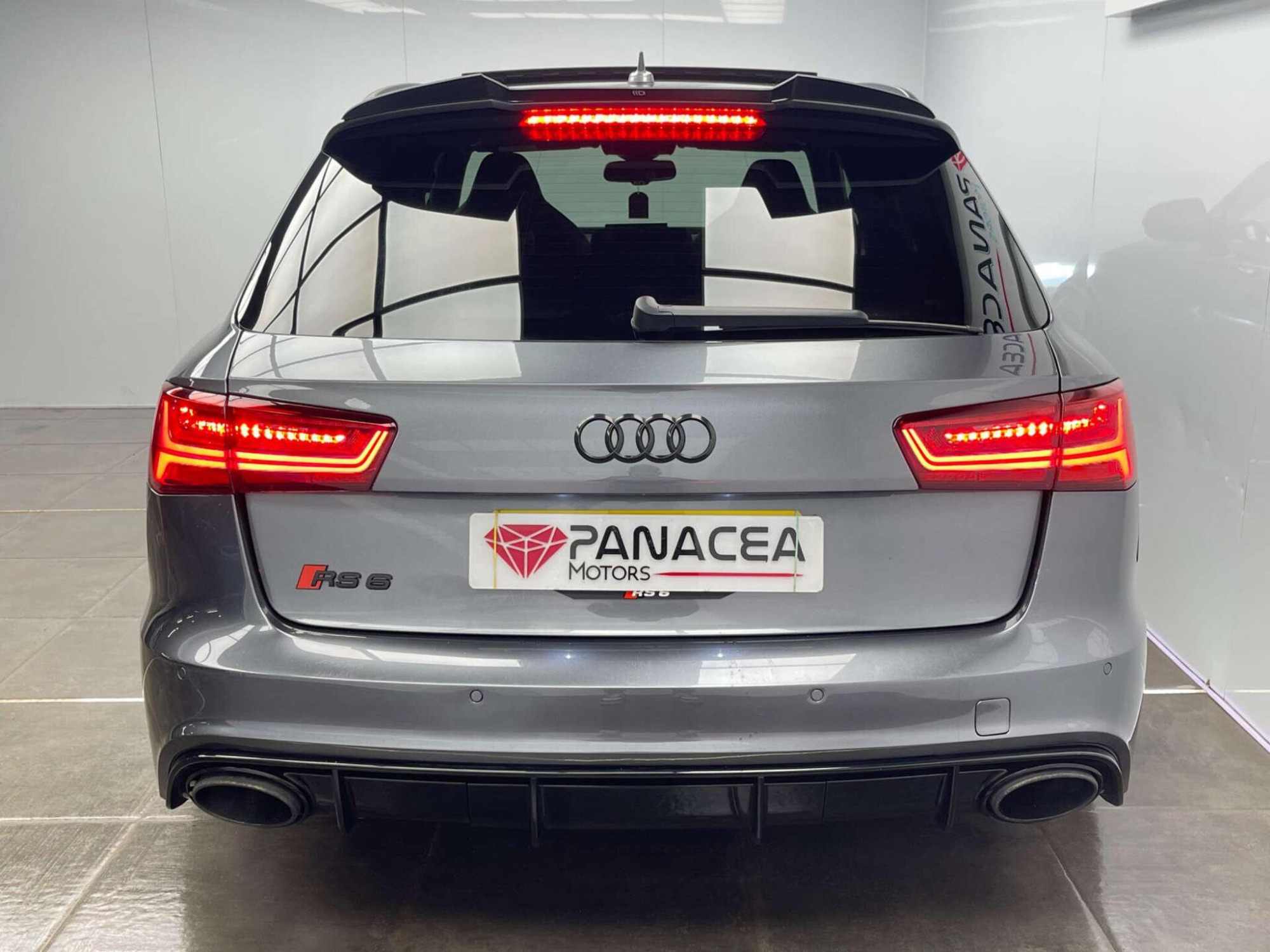 2018 Audi RS6 AVANT image 12